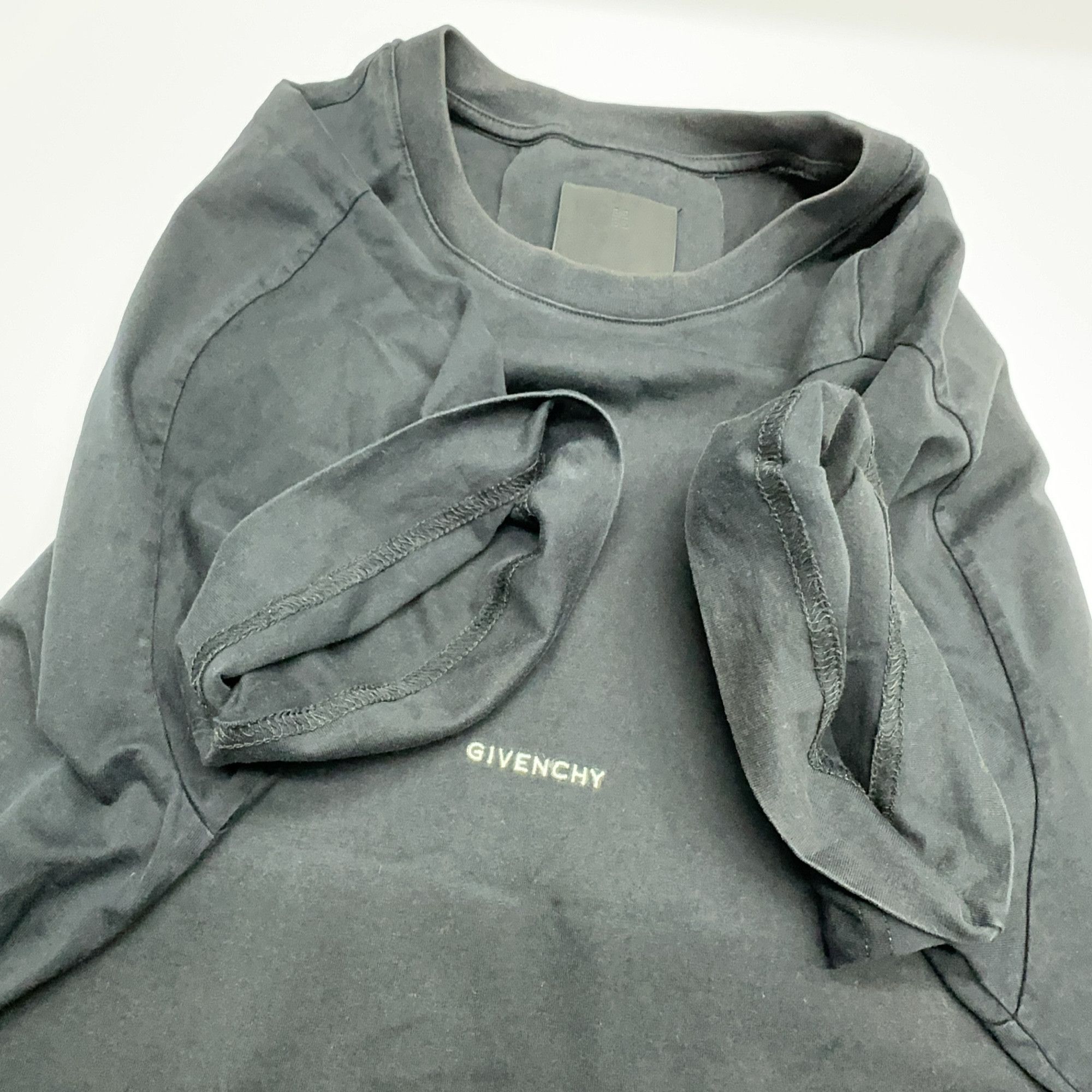 Givenchy Givenchy Logo Graphic T-Shirt Size S Size US S / EU 44-46 / 1 - 7 Thumbnail