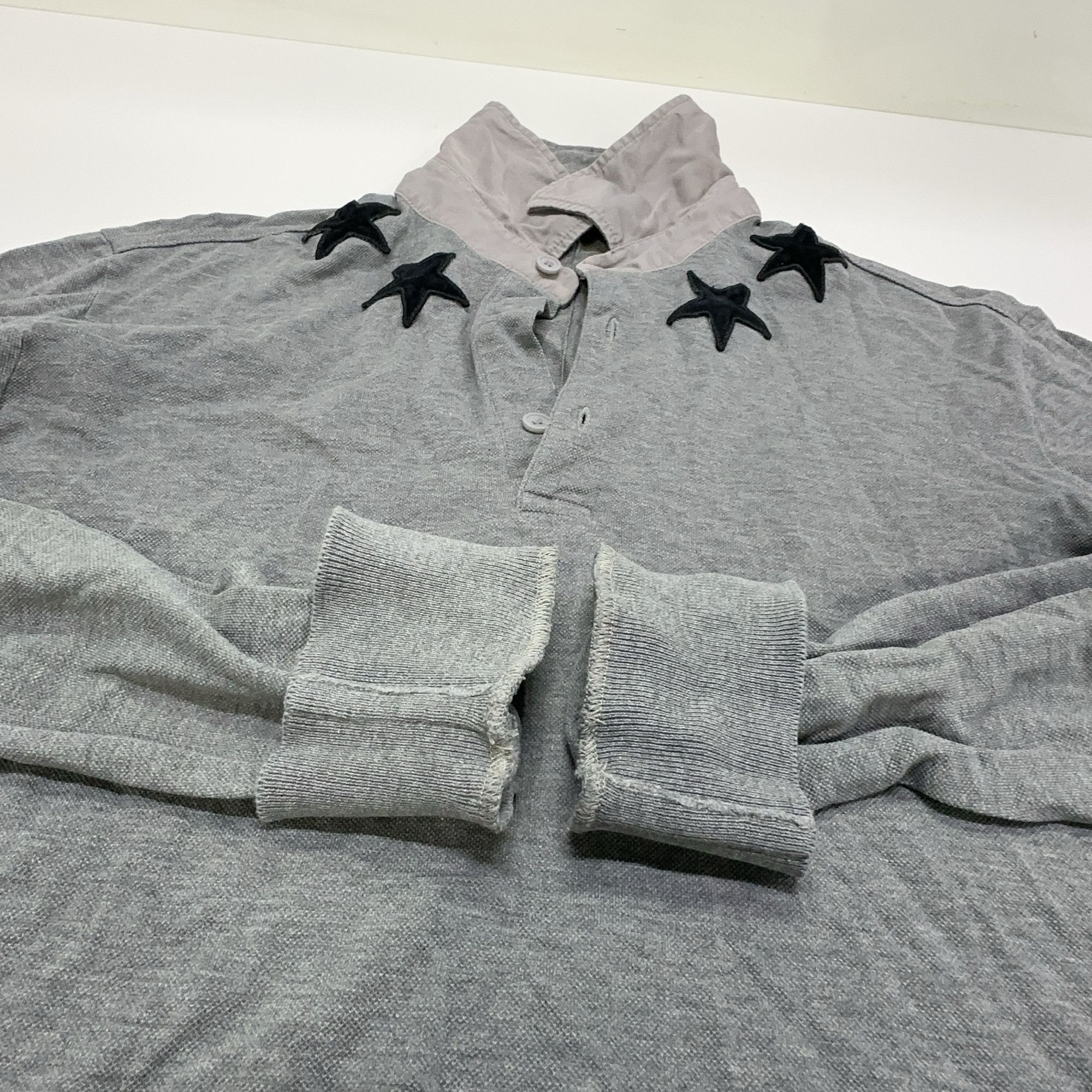 Givenchy Givenchy Star Detail Long Sleeve Polo XS Size US XS / EU 42 / 0 - 10 Thumbnail