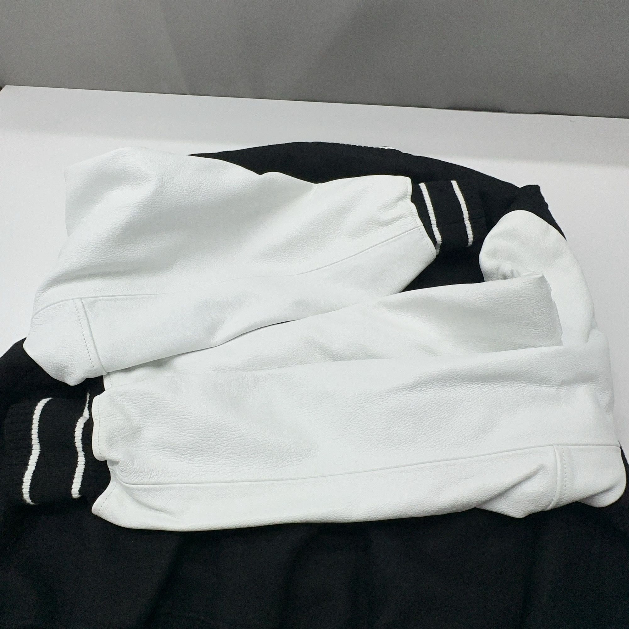 Givenchy Givenchy Logo Leather Sleeve Bomber Jacket Size S Size US S / EU 44-46 / 1 - 7 Thumbnail
