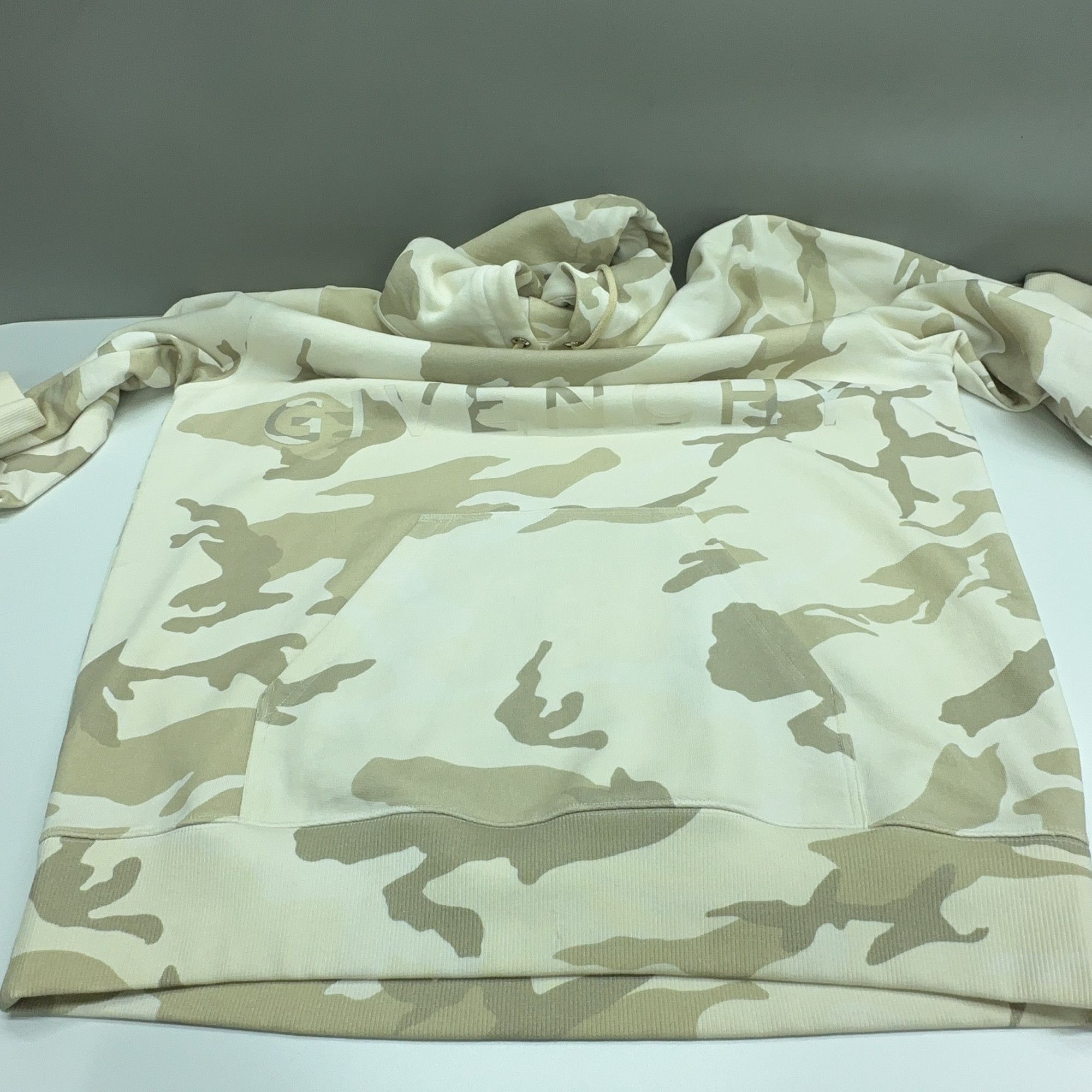 Givenchy Givenchy Camo Logo Hoodie Size XL Size US XL / EU 56 / 4 - 11 Thumbnail