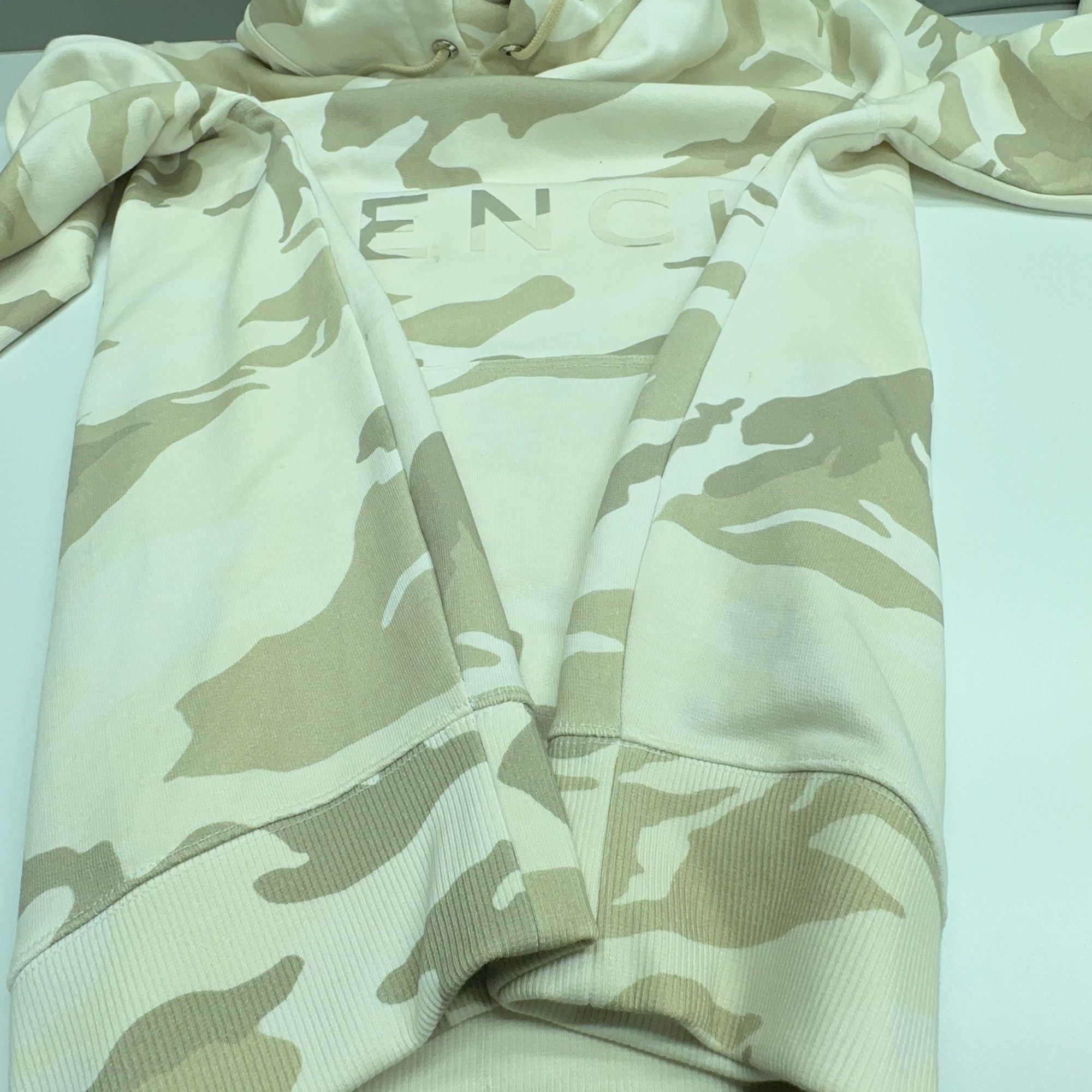 Givenchy Givenchy Camo Logo Hoodie Size XL Size US XL / EU 56 / 4 - 13 Thumbnail