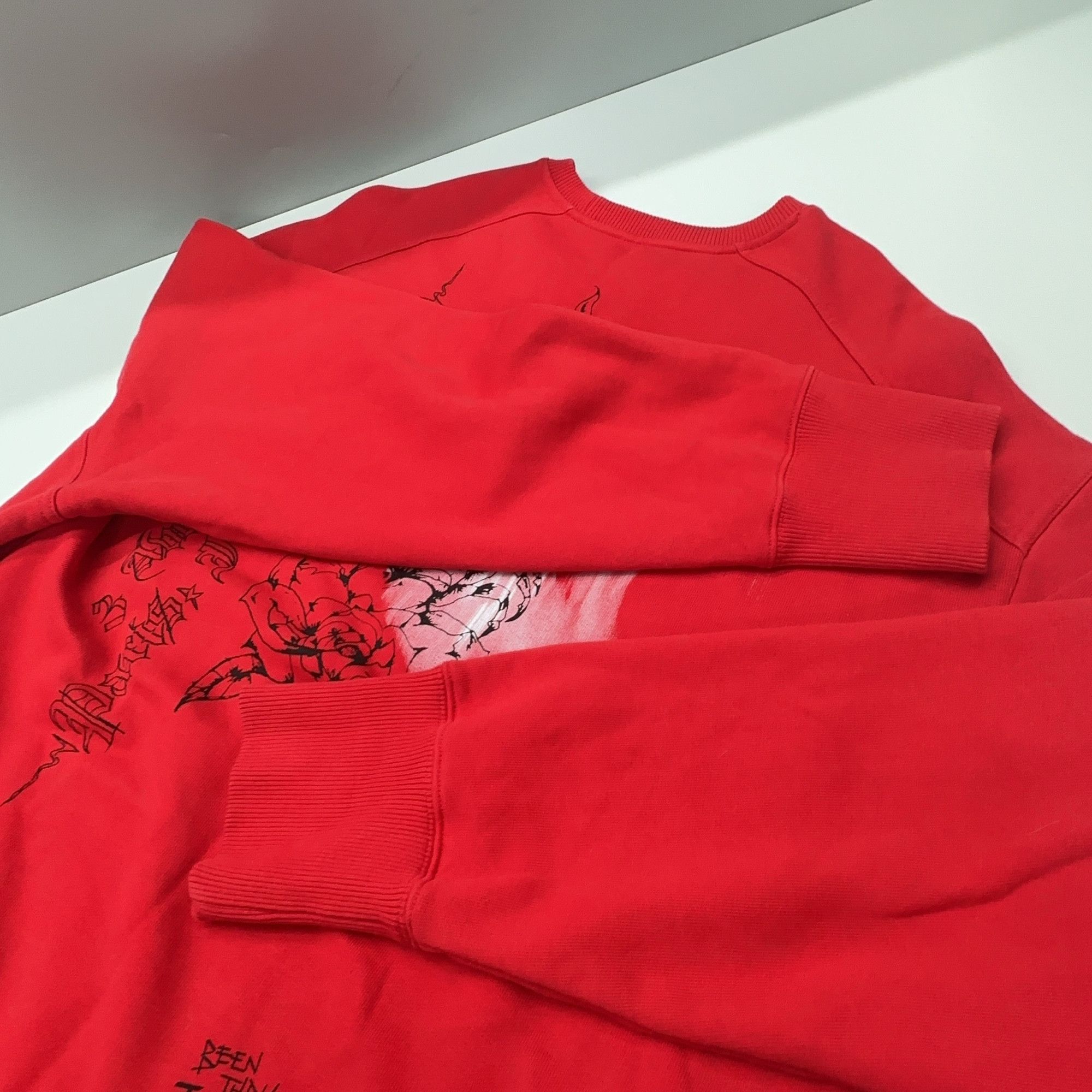 Givenchy Givenchy Been Thru Hell Graphic Sweatshirt Size M Size US M / EU 48-50 / 2 - 11 Thumbnail