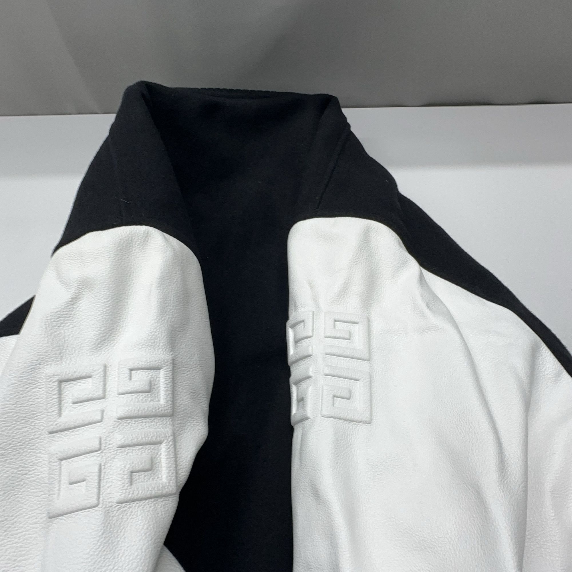 Givenchy Givenchy Logo Wool Leather Varsity Bomber Jacket Size 50 Size US M / EU 48-50 / 2 - 9 Thumbnail