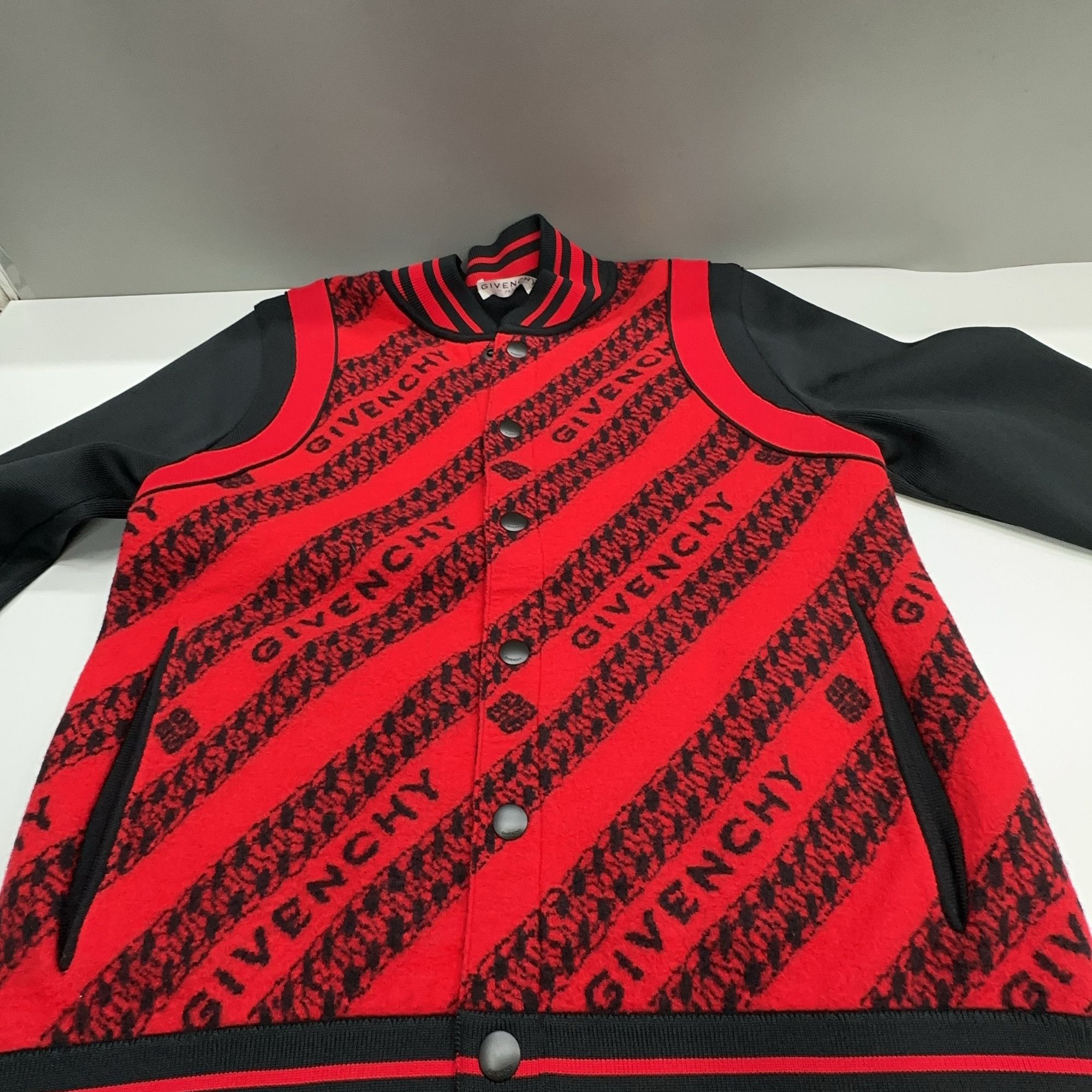 Givenchy Givenchy Logo Knit Bomber Jacket Size XL Size US XL / EU 56 / 4 - 7 Thumbnail