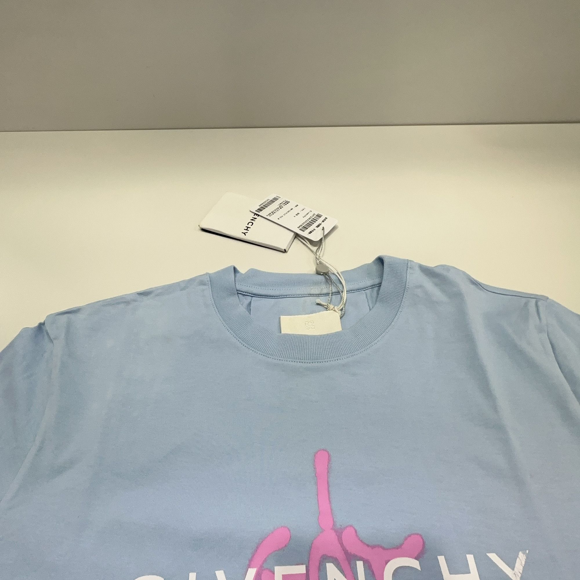 Givenchy Givenchy Graphic Logo T-Shirt Size M Size US M / EU 48-50 / 2 - 8 Thumbnail
