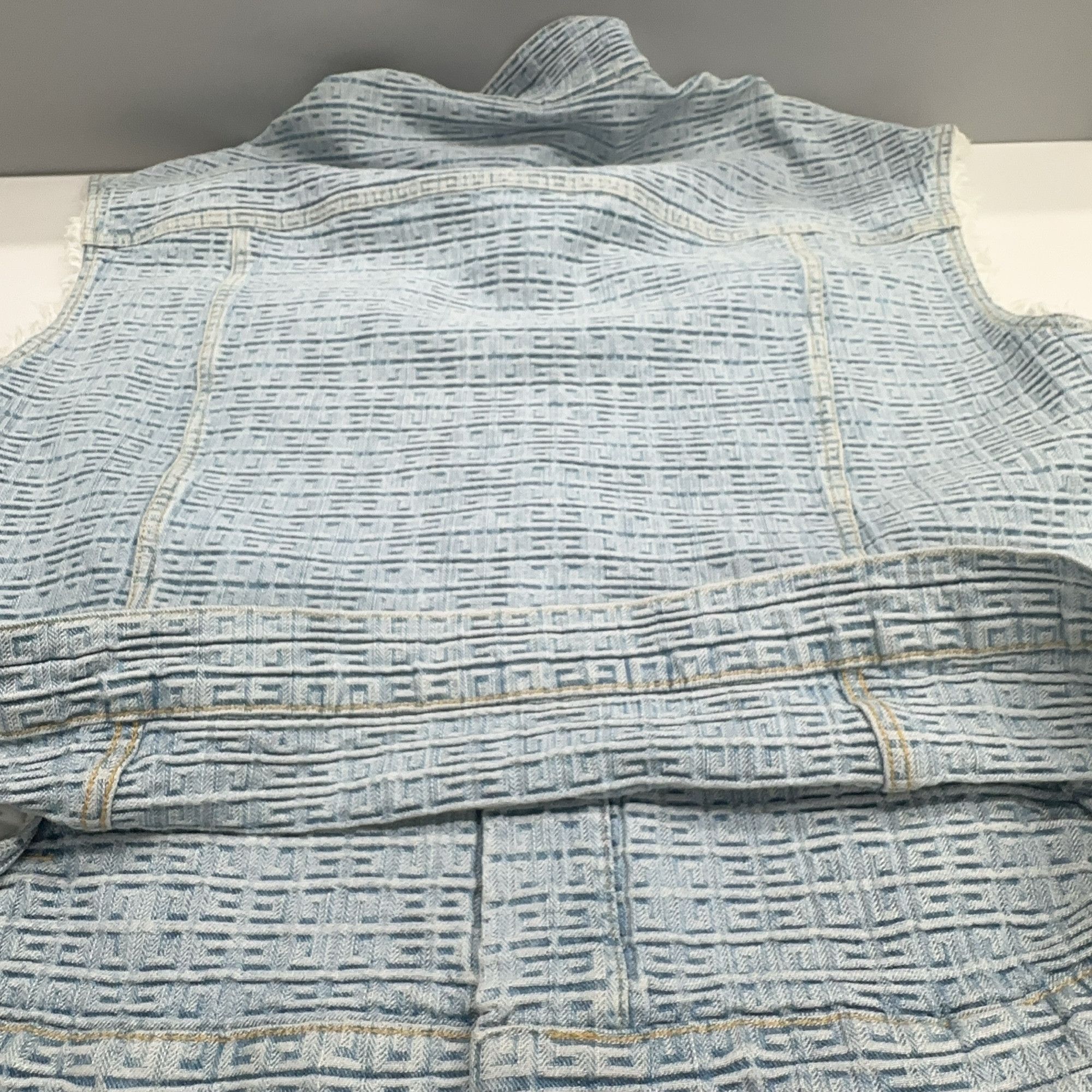 Givenchy Givenchy Logo Monogram Denim Vest Size XL Size US XL / EU 56 / 4 - 10 Thumbnail