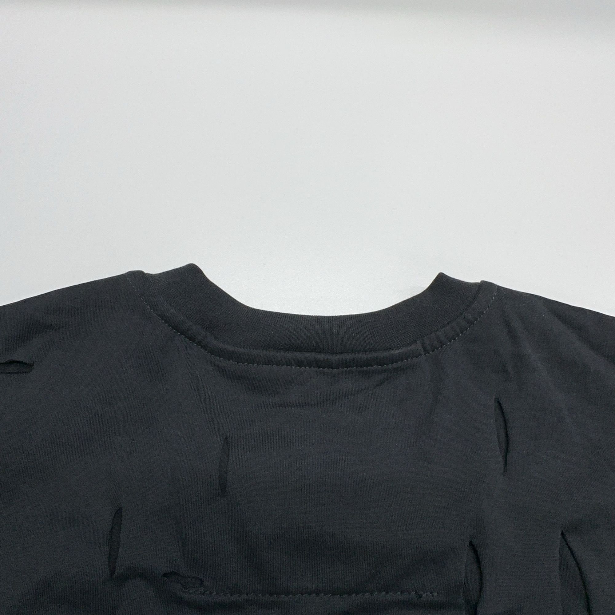 Givenchy Givenchy Distressed Logo T-Shirt XXS Size US XXS / EU 40 - 10 Thumbnail