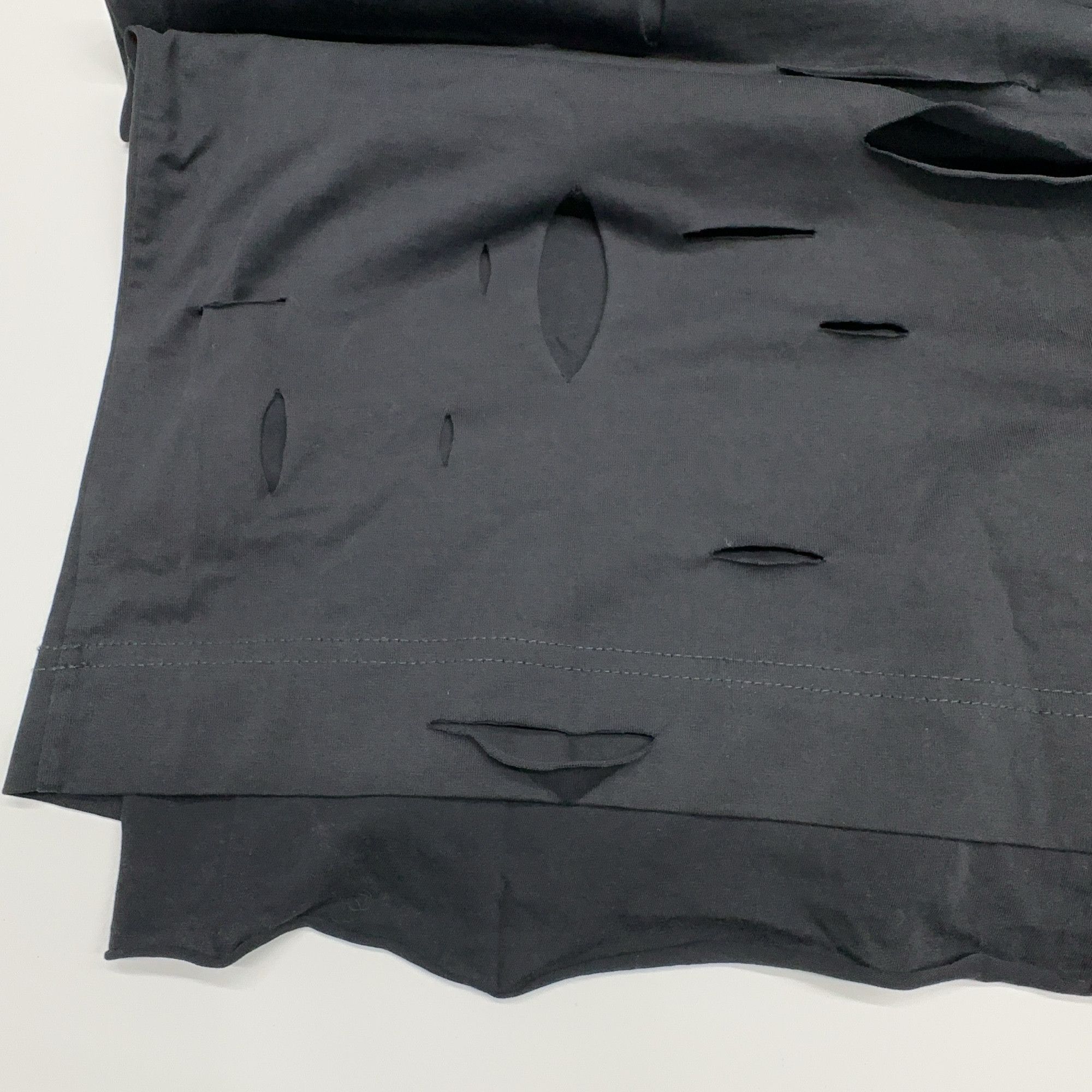 Givenchy Givenchy Distressed Logo T-Shirt XXS Size US XXS / EU 40 - 11 Thumbnail