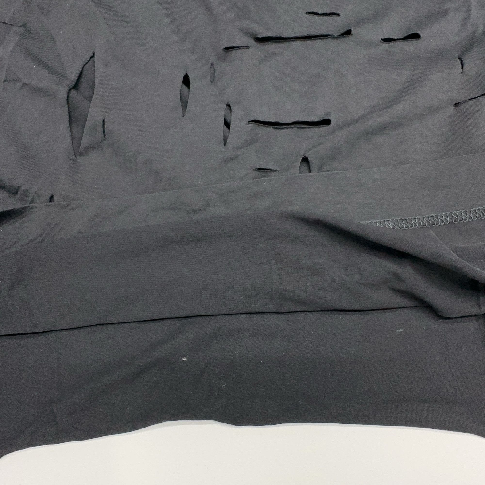 Givenchy Givenchy Distressed Logo T-Shirt XXS Size US XXS / EU 40 - 8 Thumbnail