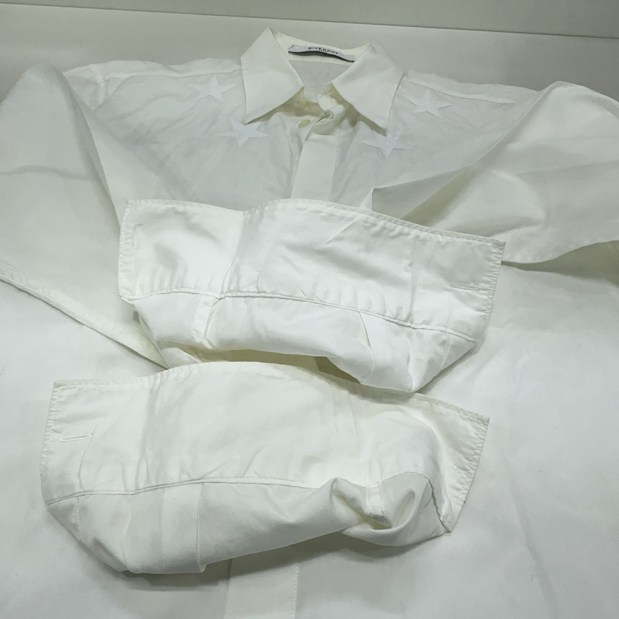 Givenchy Givenchy Star Embroidery Button Up Shirt Size 39 Size US M / EU 48-50 / 2 - 8 Thumbnail