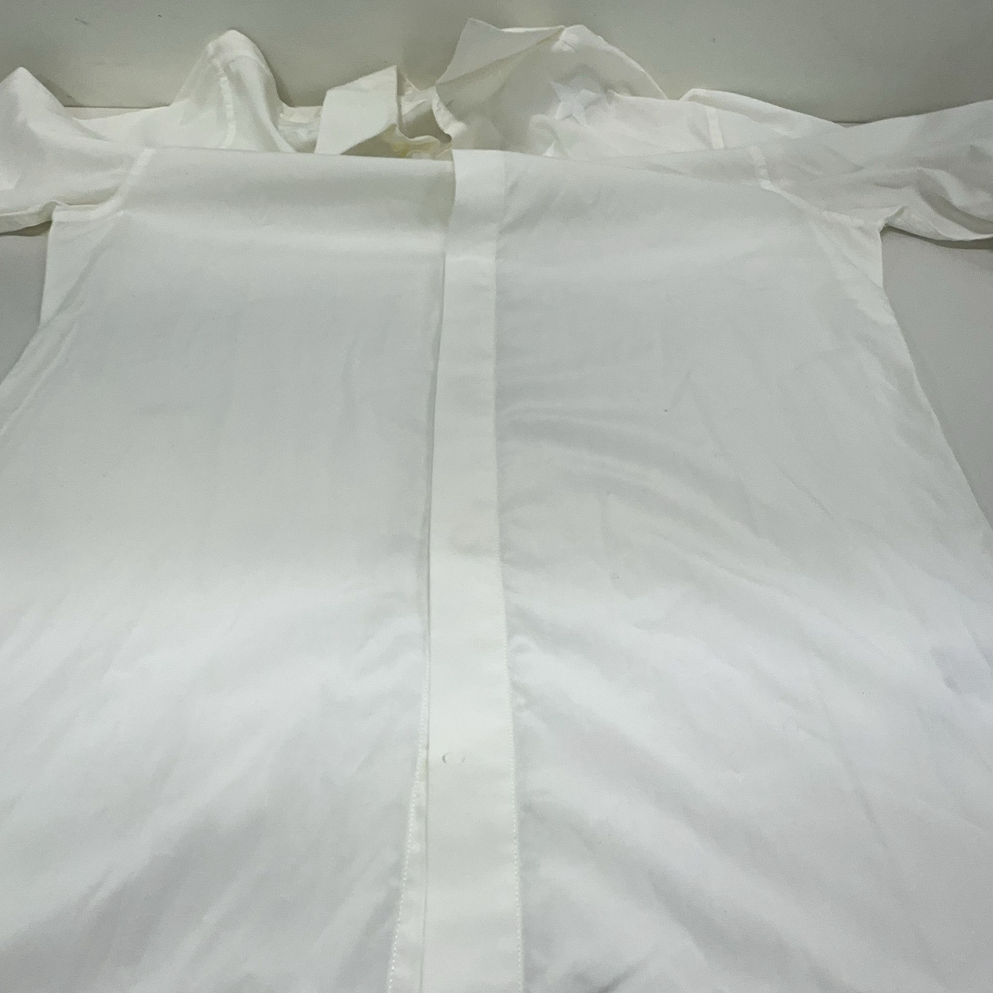Givenchy Givenchy Star Embroidery Button Up Shirt Size 39 Size US M / EU 48-50 / 2 - 9 Thumbnail