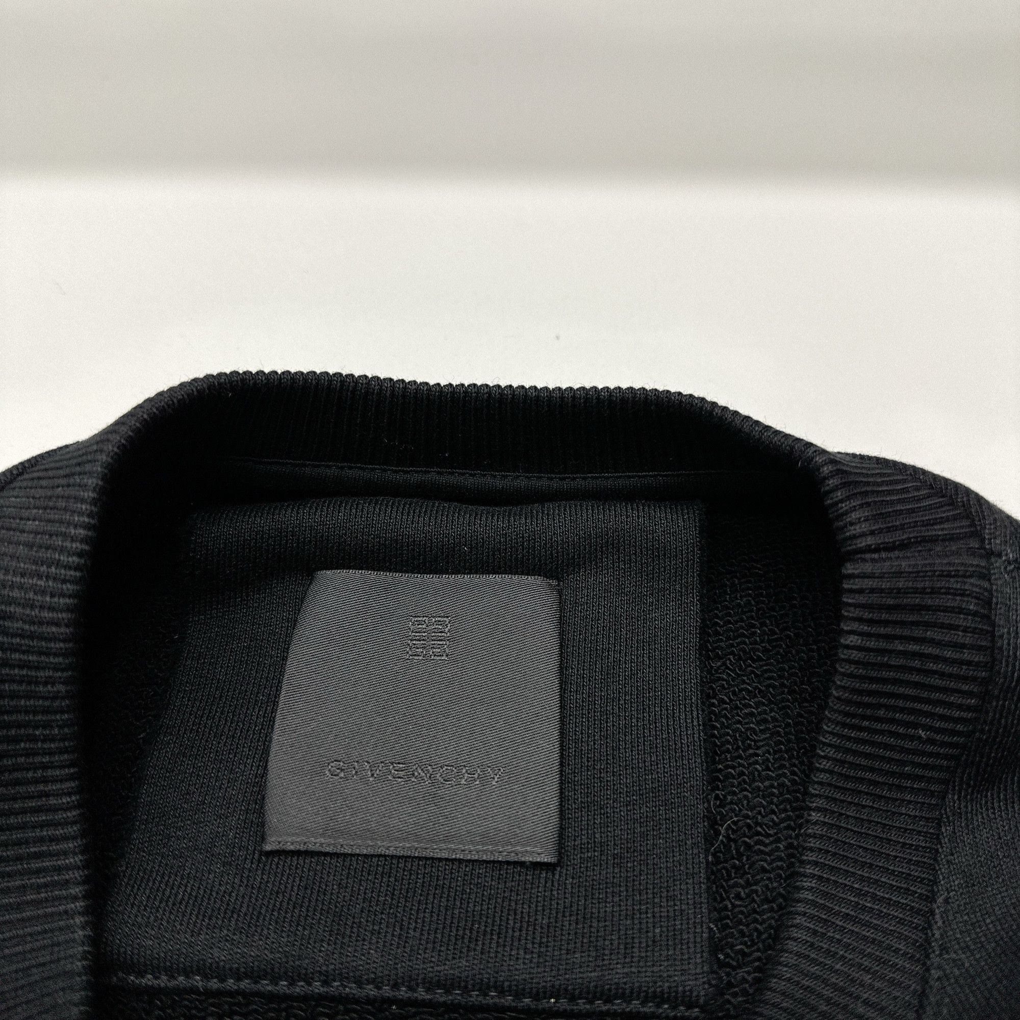 Givenchy Givenchy Logo Sweatshirt Black Size L Size US L / EU 52-54 / 3 - 3 Thumbnail