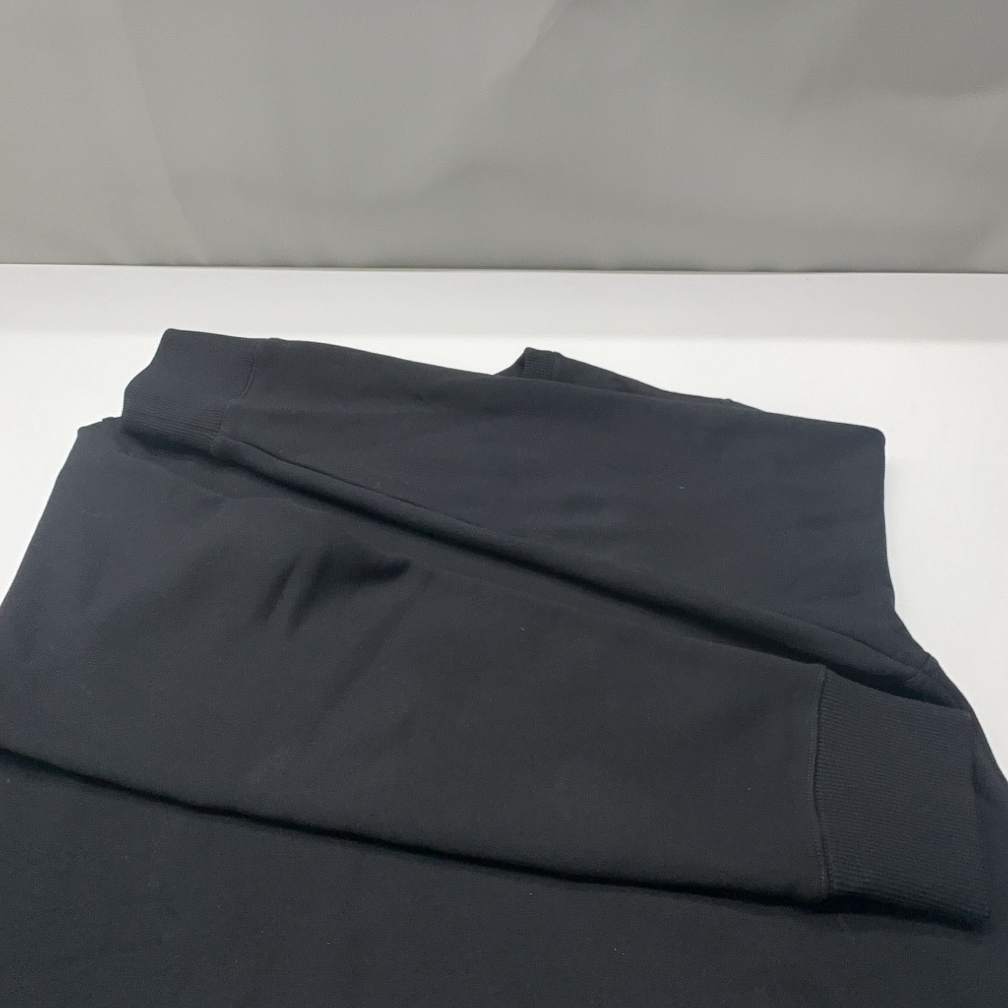 Givenchy Givenchy Logo Sweatshirt Black Size L Size US L / EU 52-54 / 3 - 7 Thumbnail