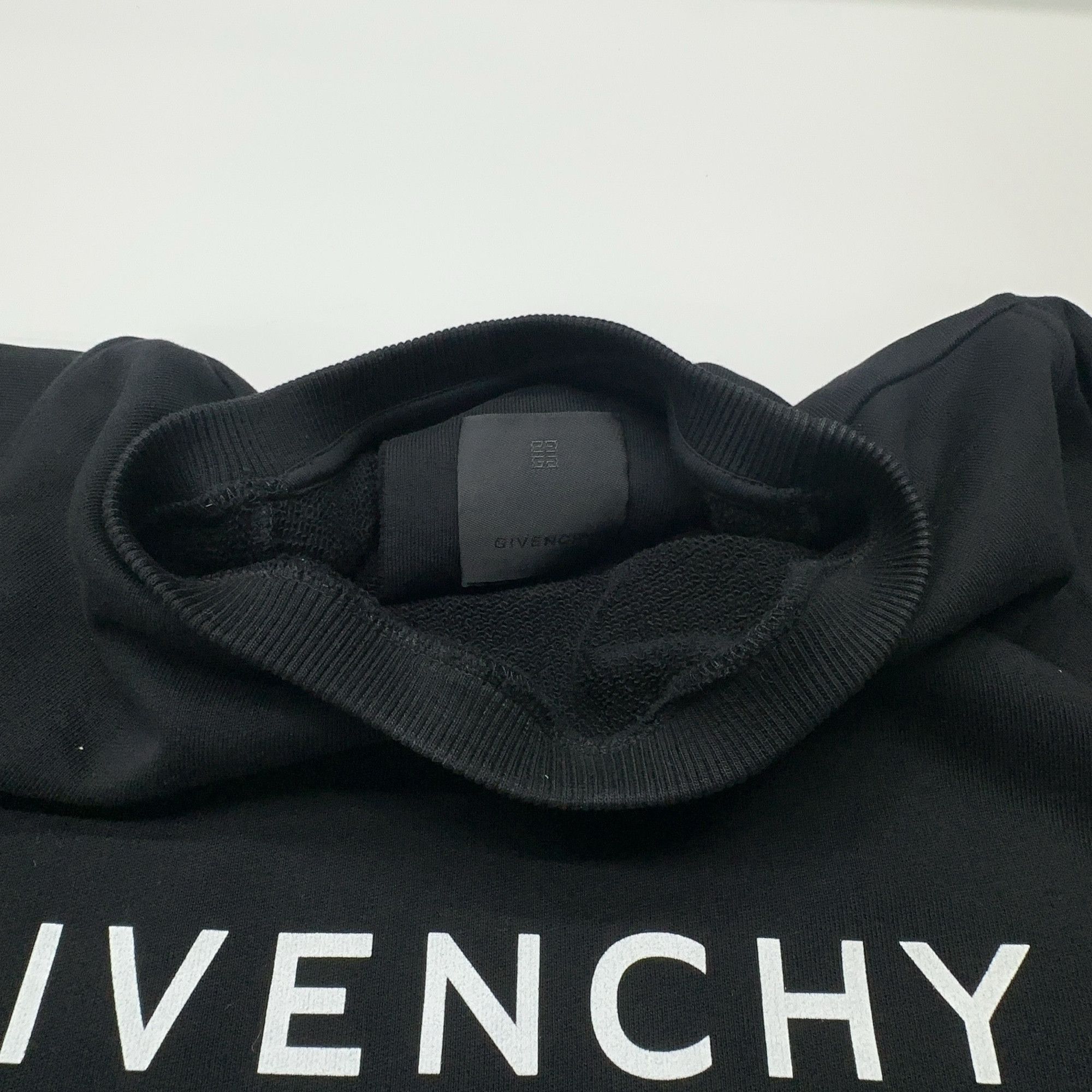 Givenchy Givenchy Logo Sweatshirt Black Size L Size US L / EU 52-54 / 3 - 6 Thumbnail