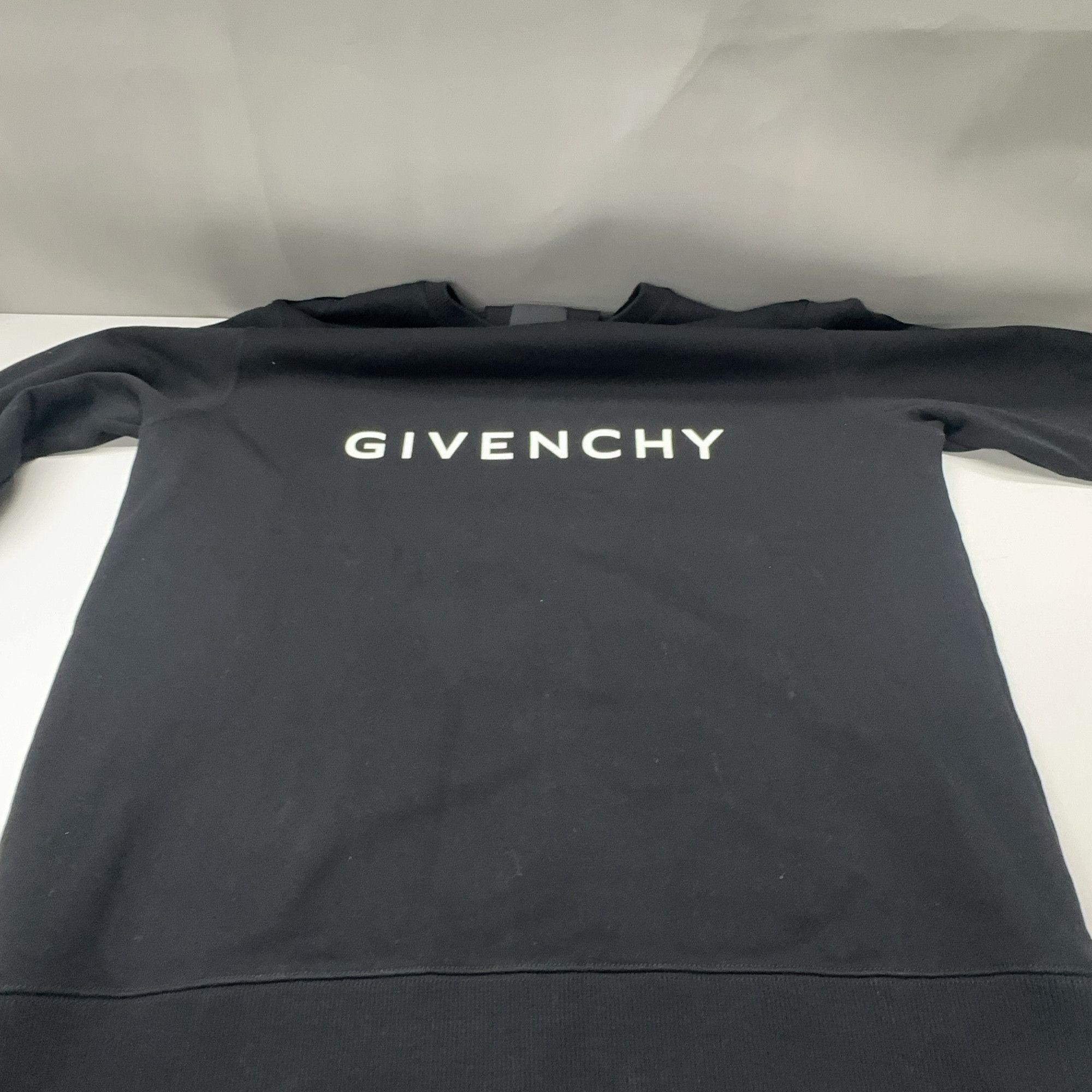 Givenchy Givenchy Logo Sweatshirt Black Size L Size US L / EU 52-54 / 3 - 9 Thumbnail