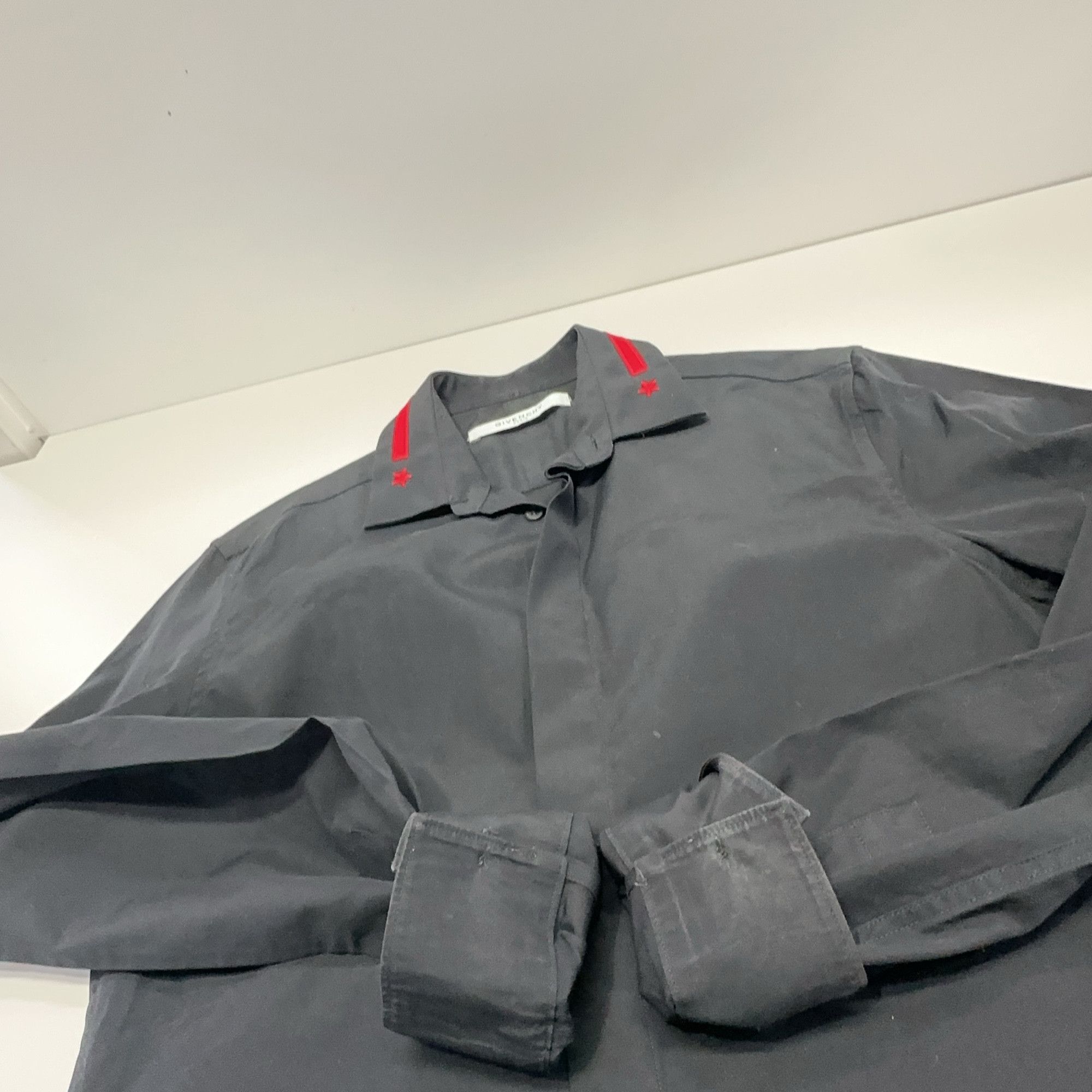 Givenchy Givenchy Red Star Stripe Button Up Shirt Size S Size US S / EU 44-46 / 1 - 9 Thumbnail