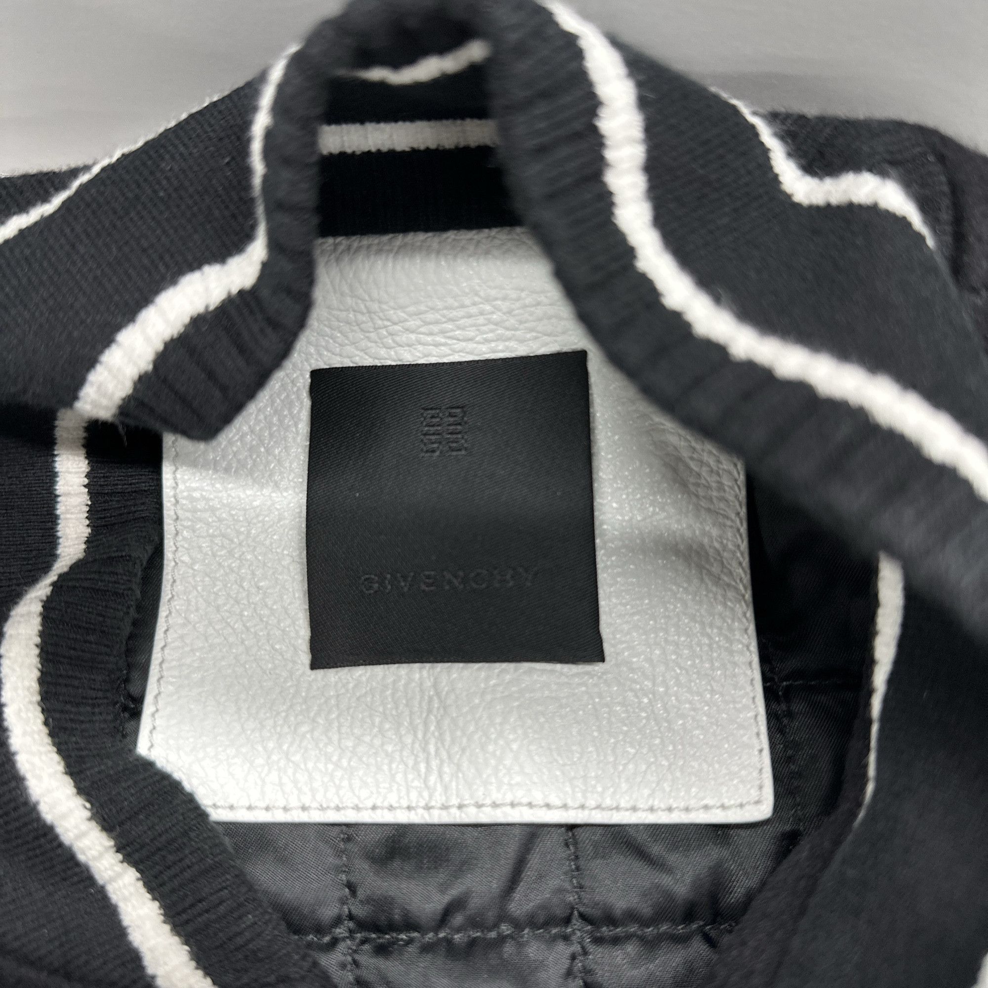 Givenchy Givenchy Logo Bomber Jacket Size 50 Size US M / EU 48-50 / 2 - 3 Thumbnail