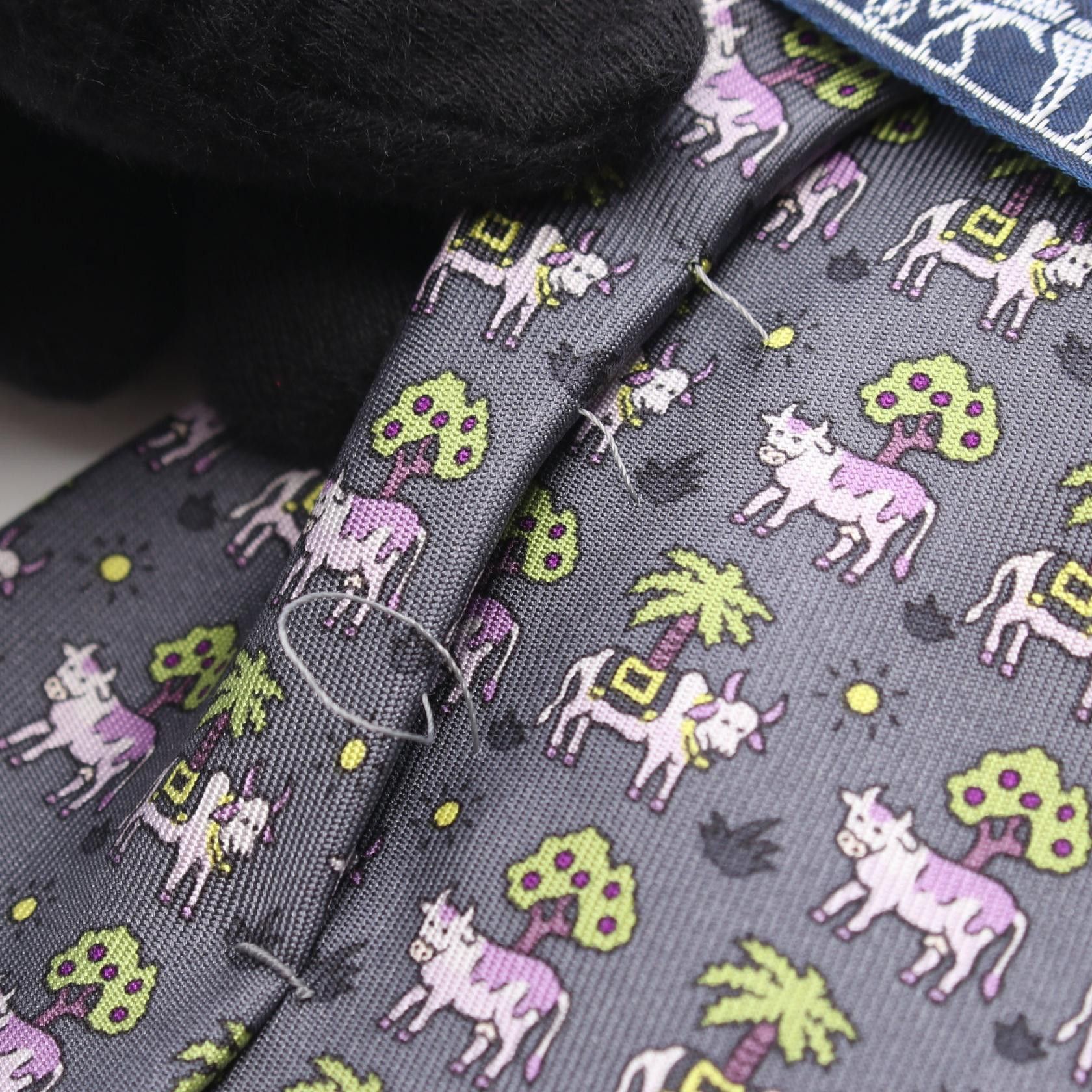 Hermes Hermes Hermes Cow Pattern Silk Tie Textile Necktie DUTY FREE for USA Size ONE SIZE - 6 Thumbnail