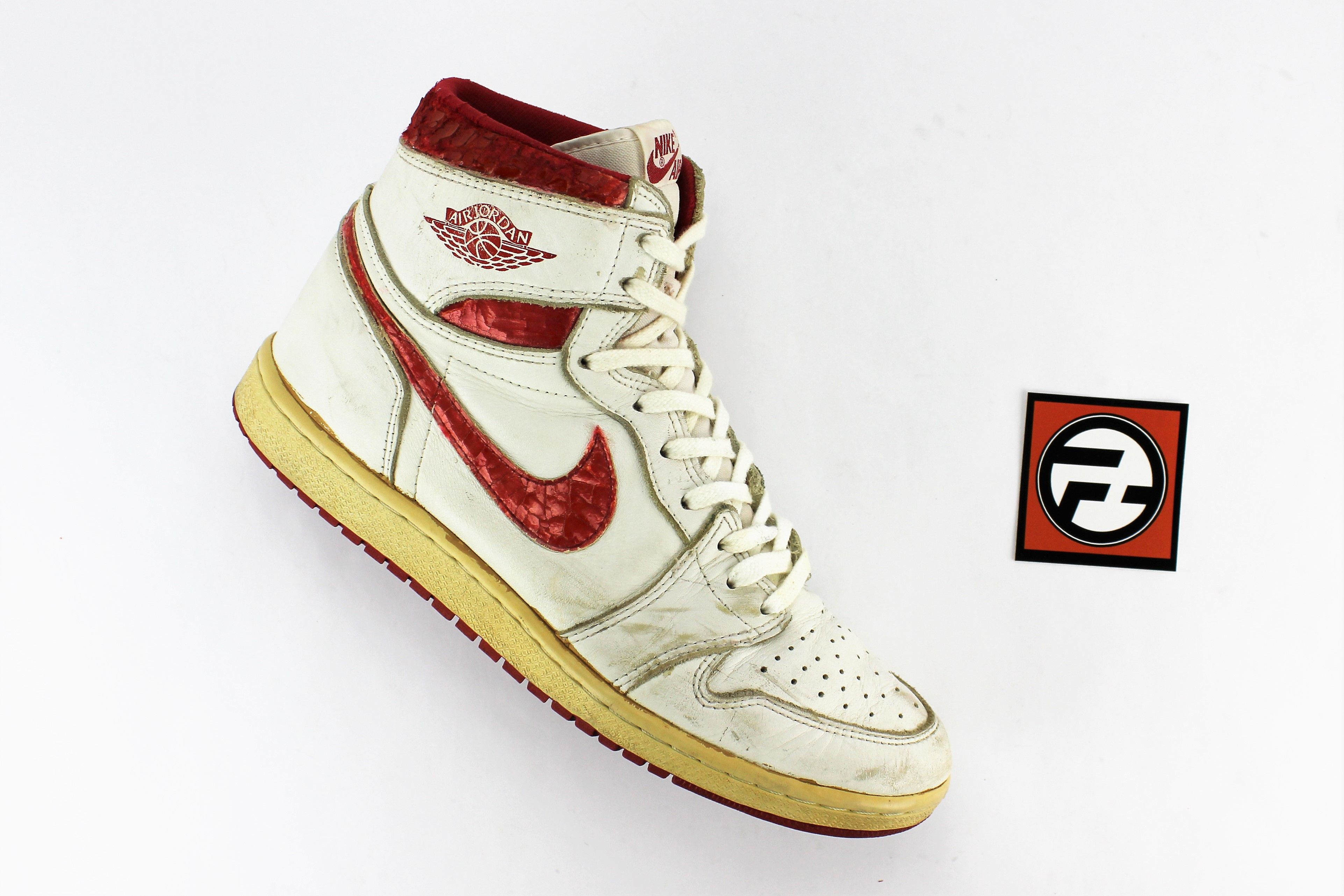 1985' Nike Air Jordan 1 "Metallic Red"10.5
