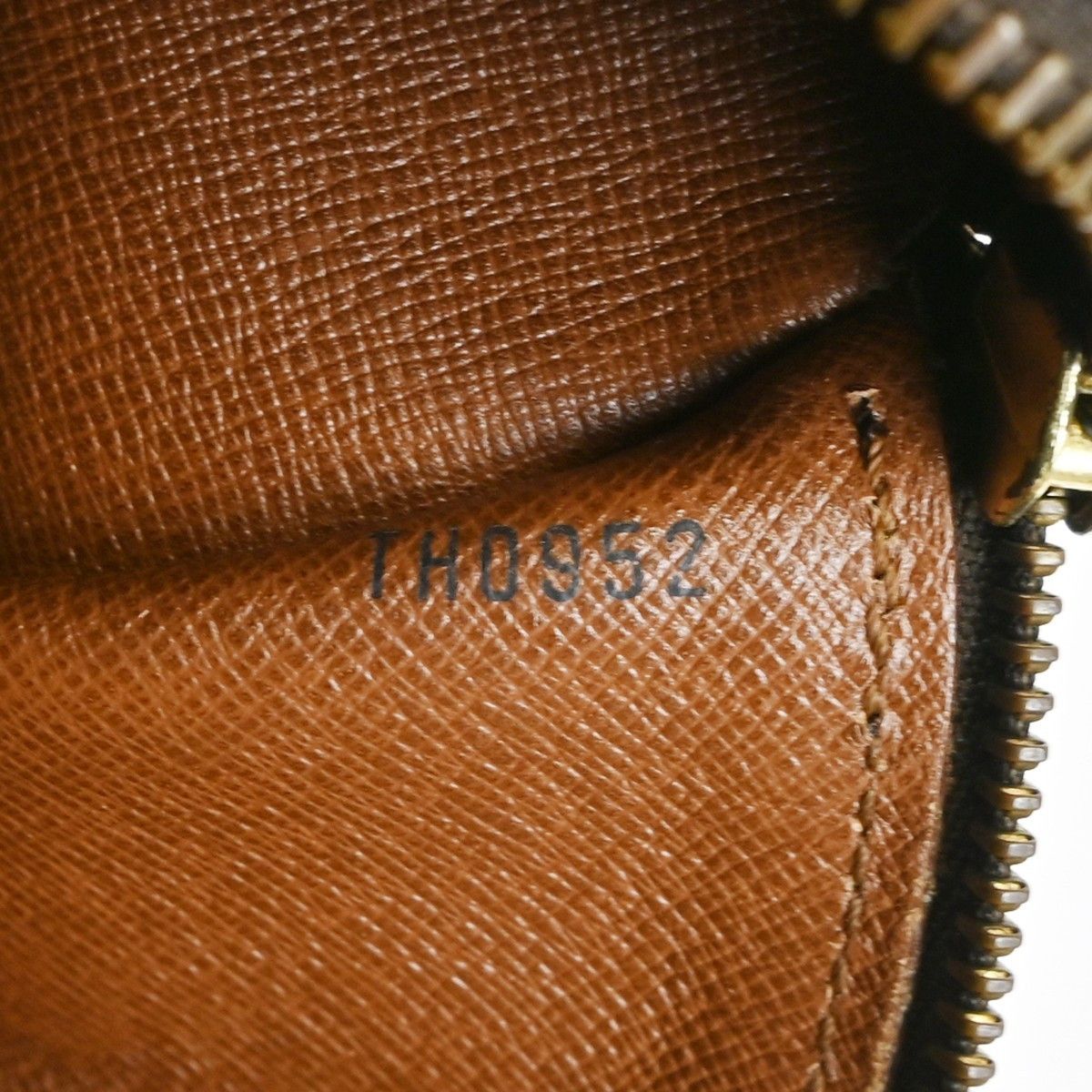 Louis Vuitton Louis Vuitton Papillon Handbag Monogram Canvas Size ONE SIZE - 3 Thumbnail