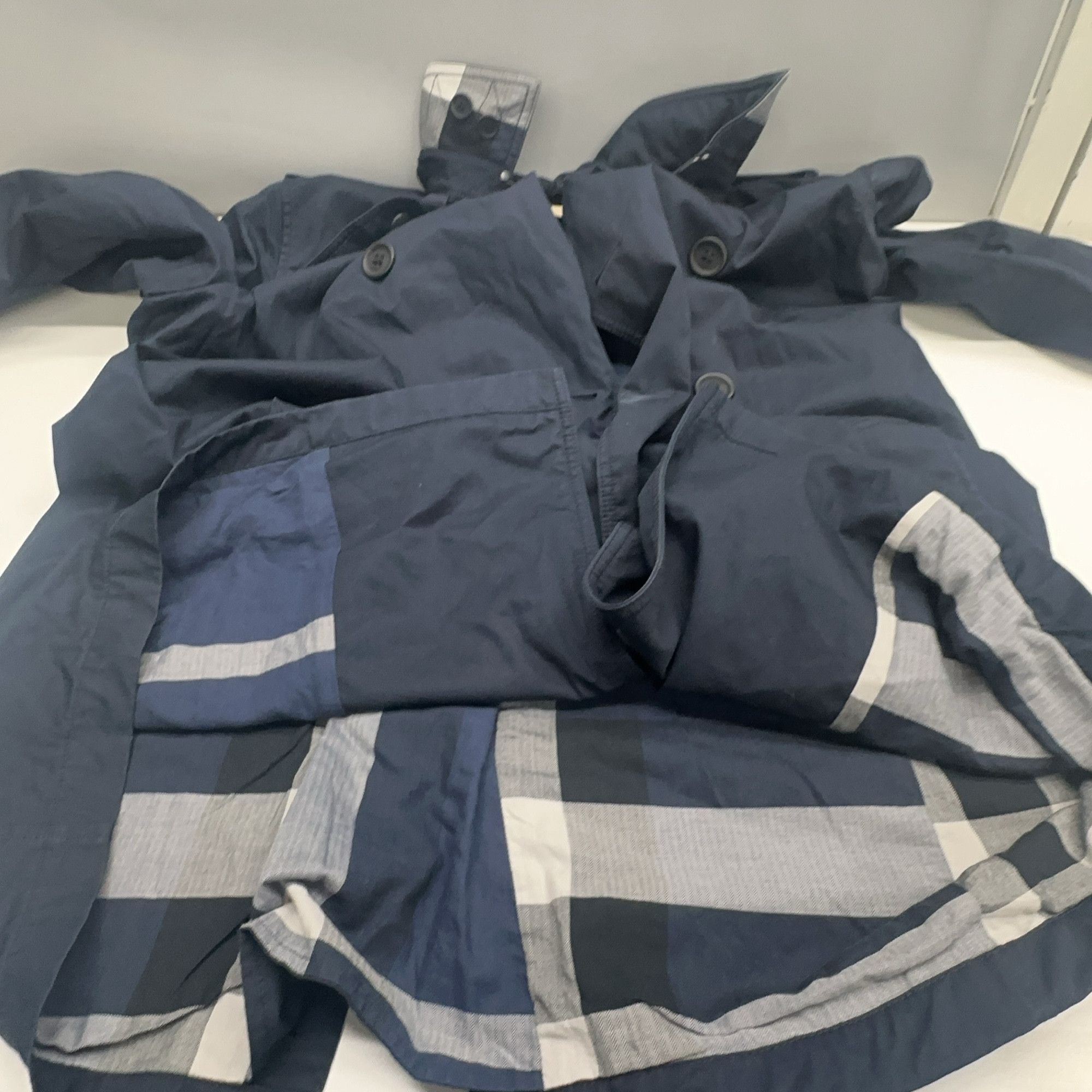 Burberry Burberry Double Breasted Trench Coat Size L Size US L / EU 52-54 / 3 - 8 Thumbnail