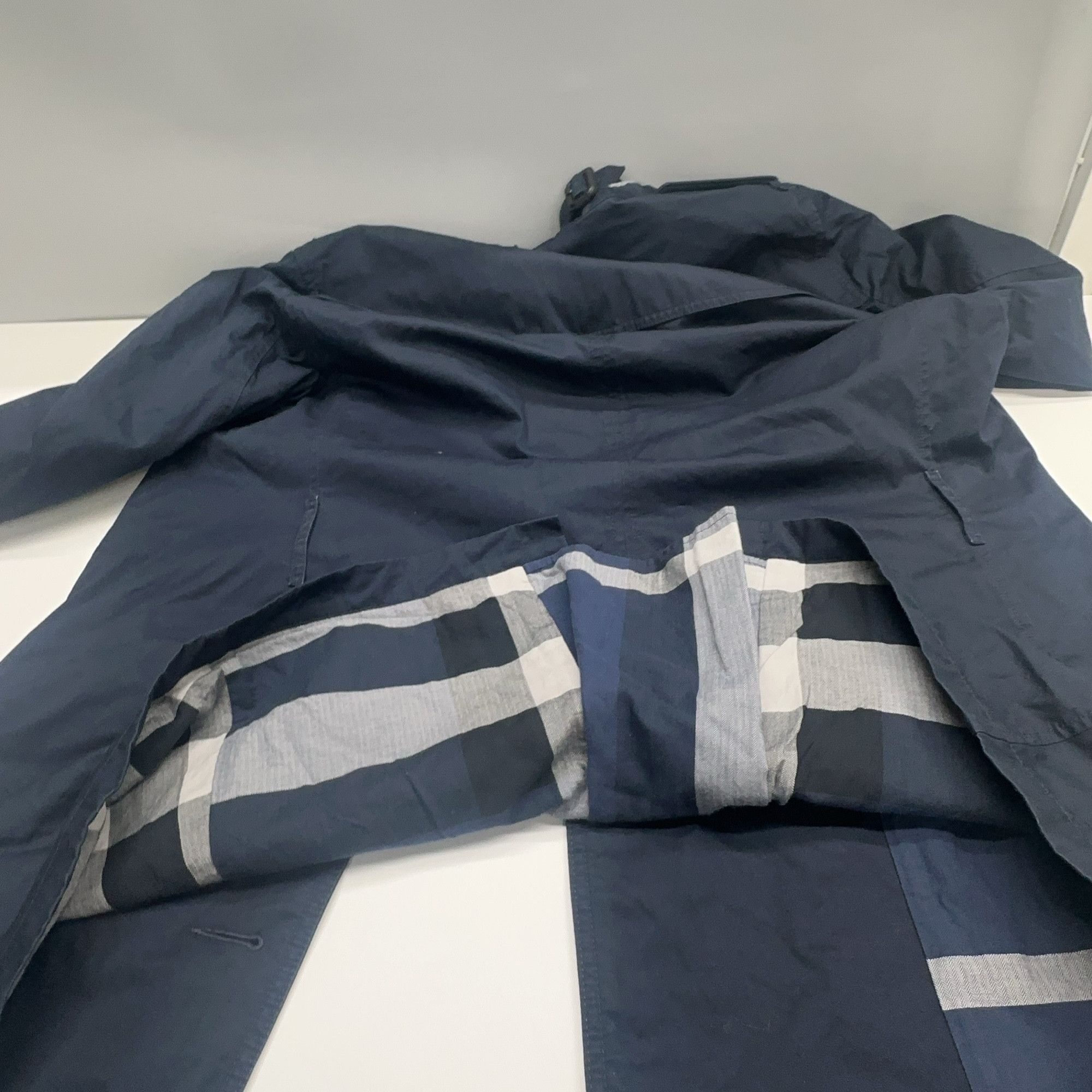 Burberry Burberry Double Breasted Trench Coat Size L Size US L / EU 52-54 / 3 - 12 Thumbnail
