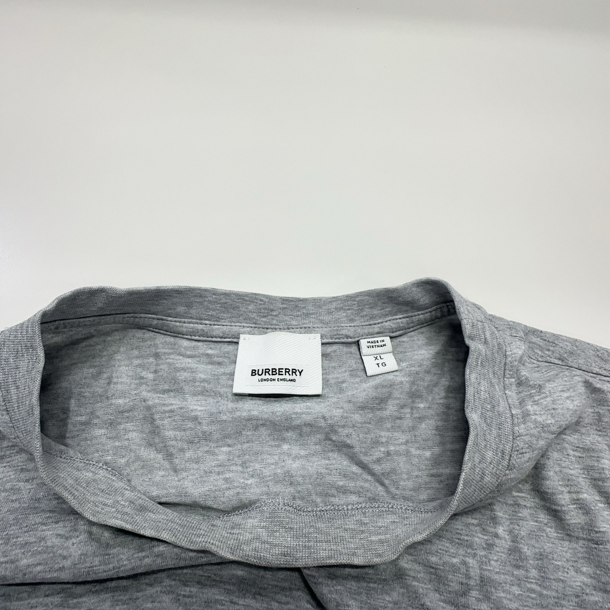 Burberry Burberry Logo Print T-Shirt Gray Size XL Size US XL / EU 56 / 4 - 5 Thumbnail