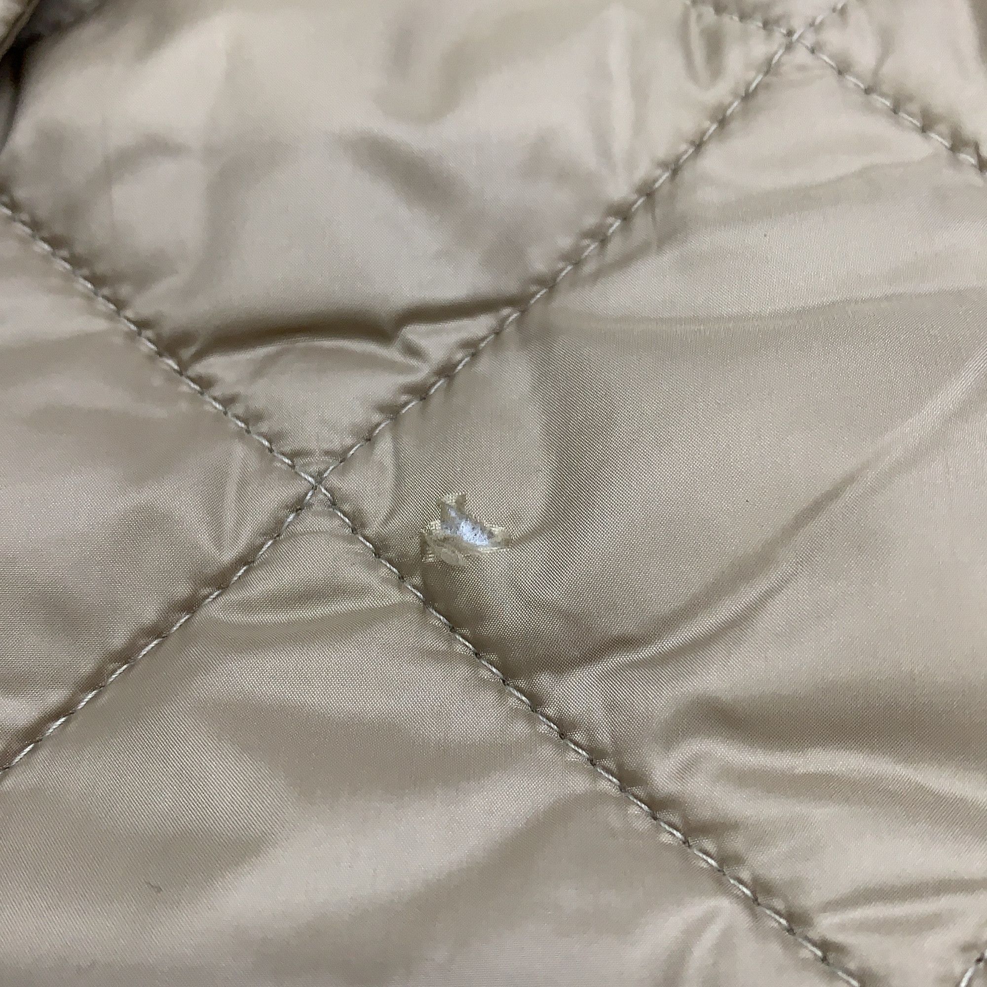 Burberry Burberry Quilted Jacket Beige Size L Size L / US 10 / IT 46 - 4 Thumbnail