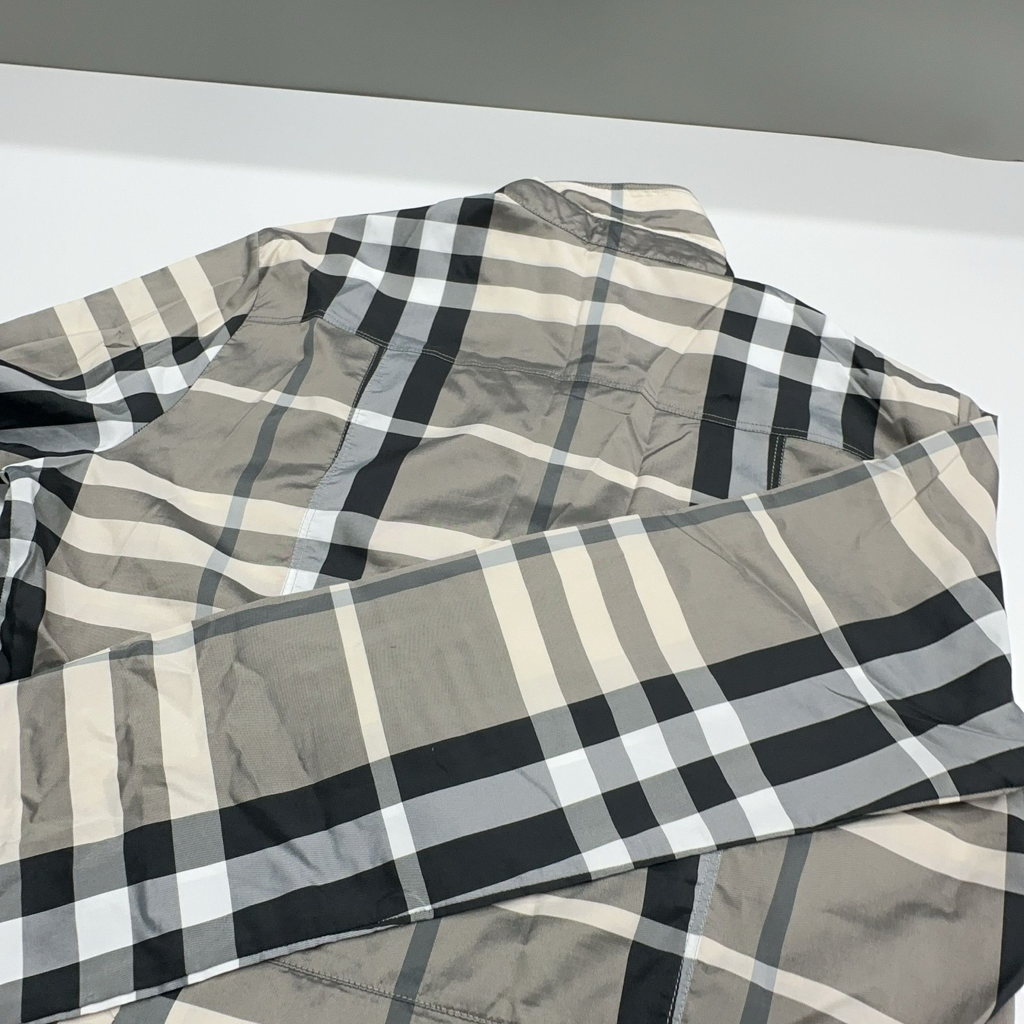 Burberry Burberry Check Button Up Shirt Size IT 42 Size M / US 6-8 / IT 42-44 - 8 Thumbnail