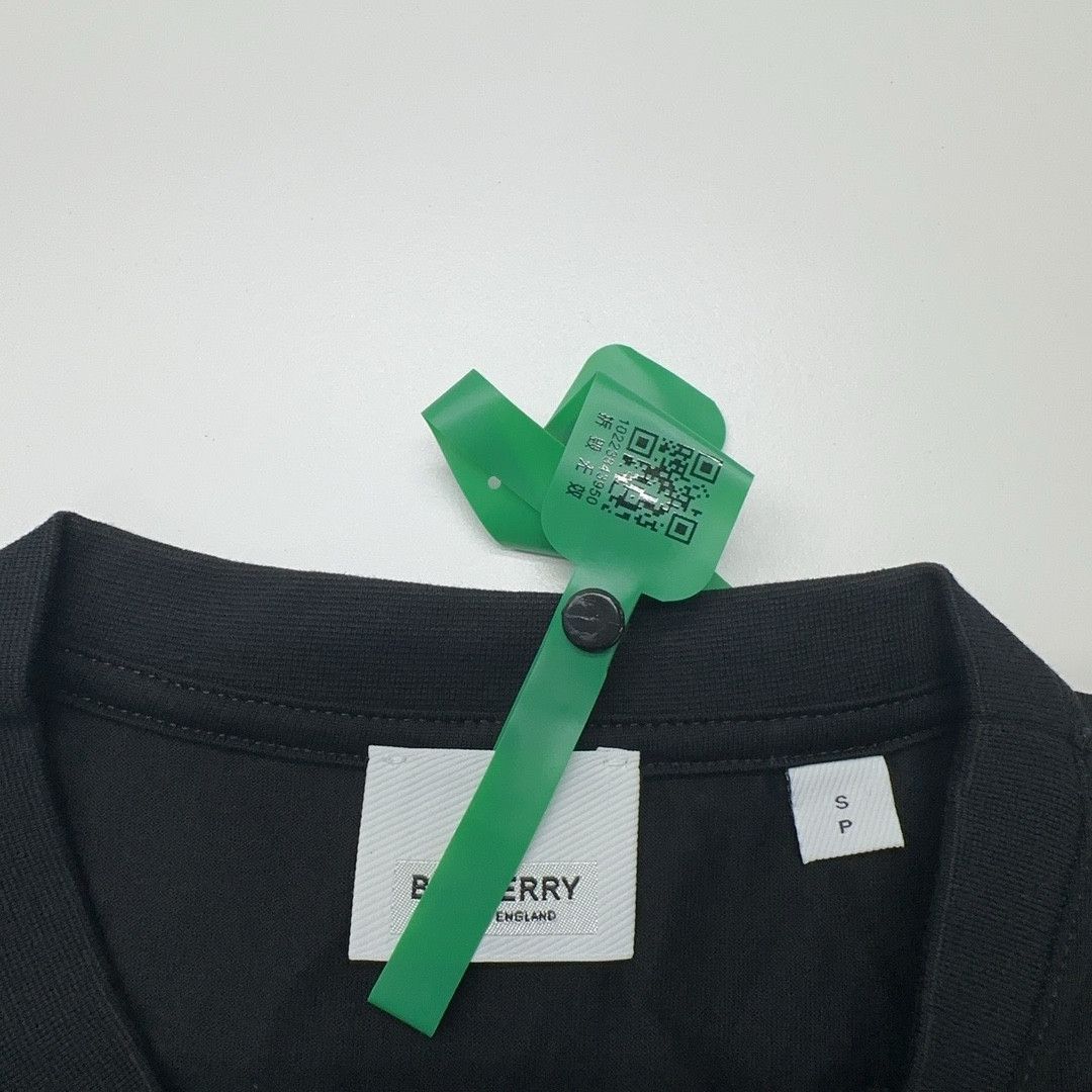 Burberry Burberry Vintage Check Pocket T-Shirt Size S Size S / US 4 / IT 40 - 5 Thumbnail