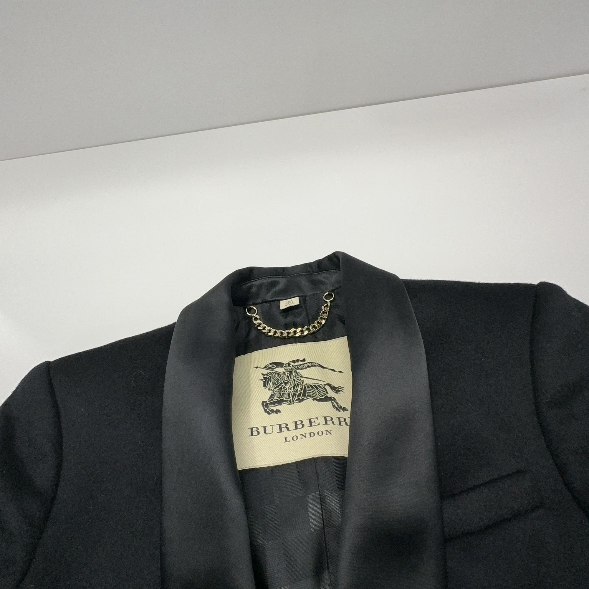 Burberry Burberry Satin Lapel Wool Coat Size 2 Size XS / US 0-2 / IT 36-38 - 6 Thumbnail