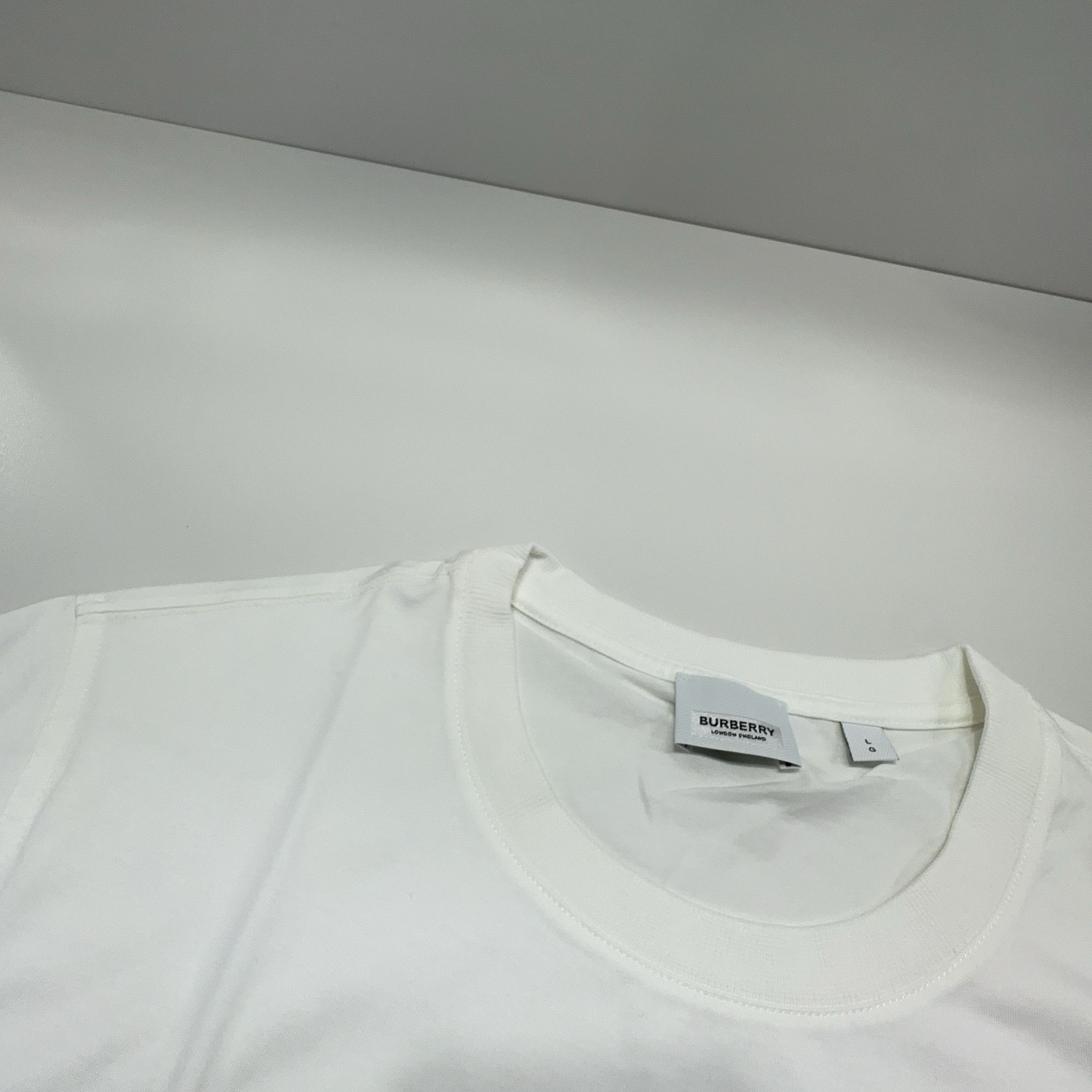 Burberry Burberry TB Monogram Logo T-Shirt Size L Size US L / EU 52-54 / 3 - 5 Thumbnail