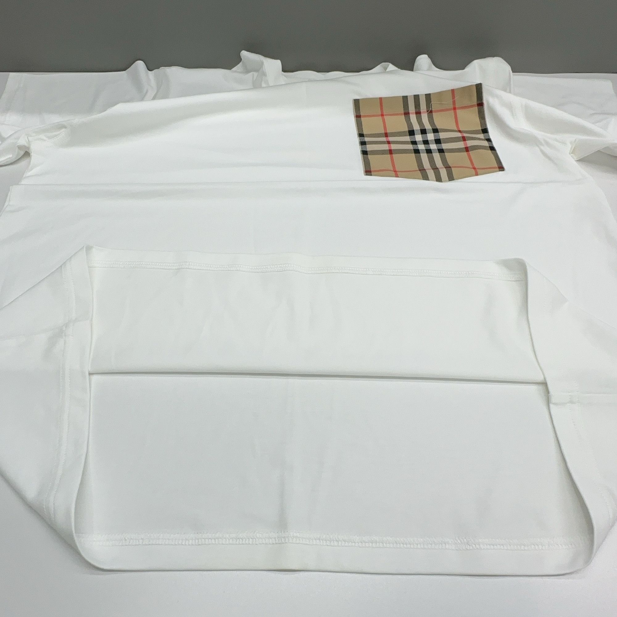 Burberry Burberry Check Pocket Short Sleeve T-Shirt Size L Size L / US 10 / IT 46 - 6 Thumbnail