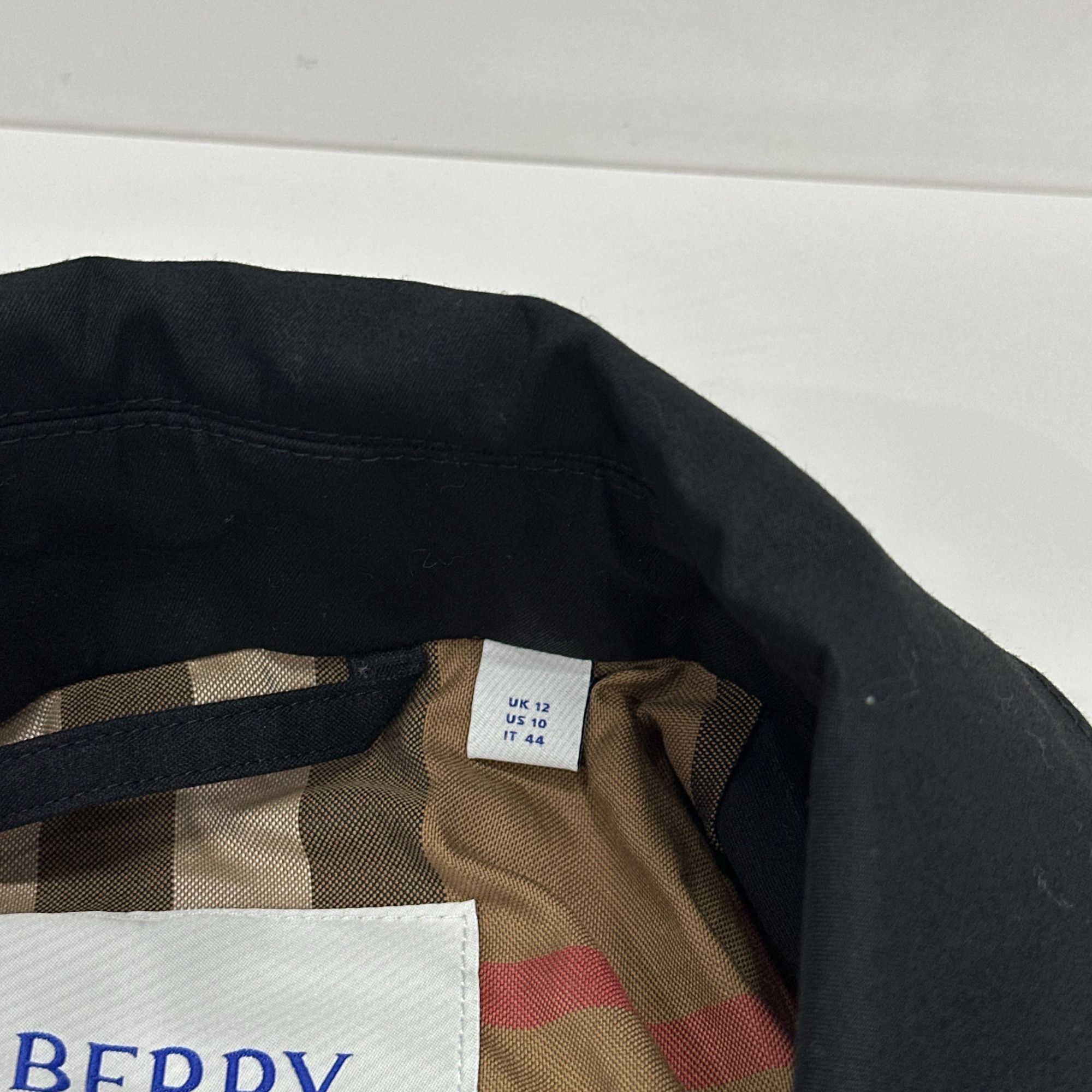 Burberry Burberry Black Button Up Coat Size IT 44 Size M / US 6-8 / IT 42-44 - 4 Thumbnail