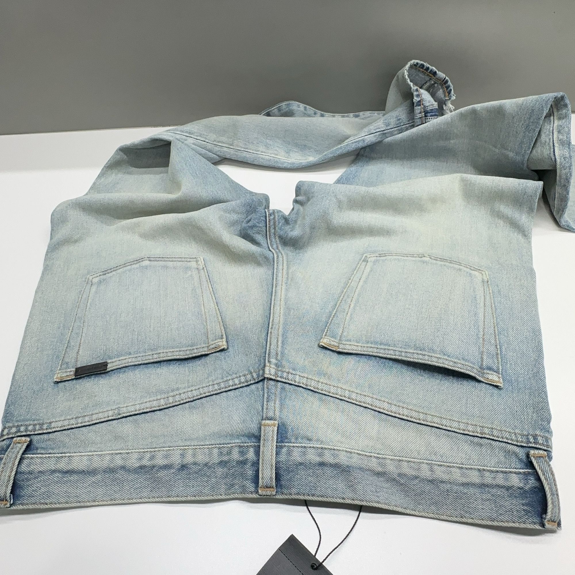 Saint Laurent Paris Saint Laurent Light Wash Denim Jeans Size 30 Size US 30 / EU 46 - 12 Thumbnail