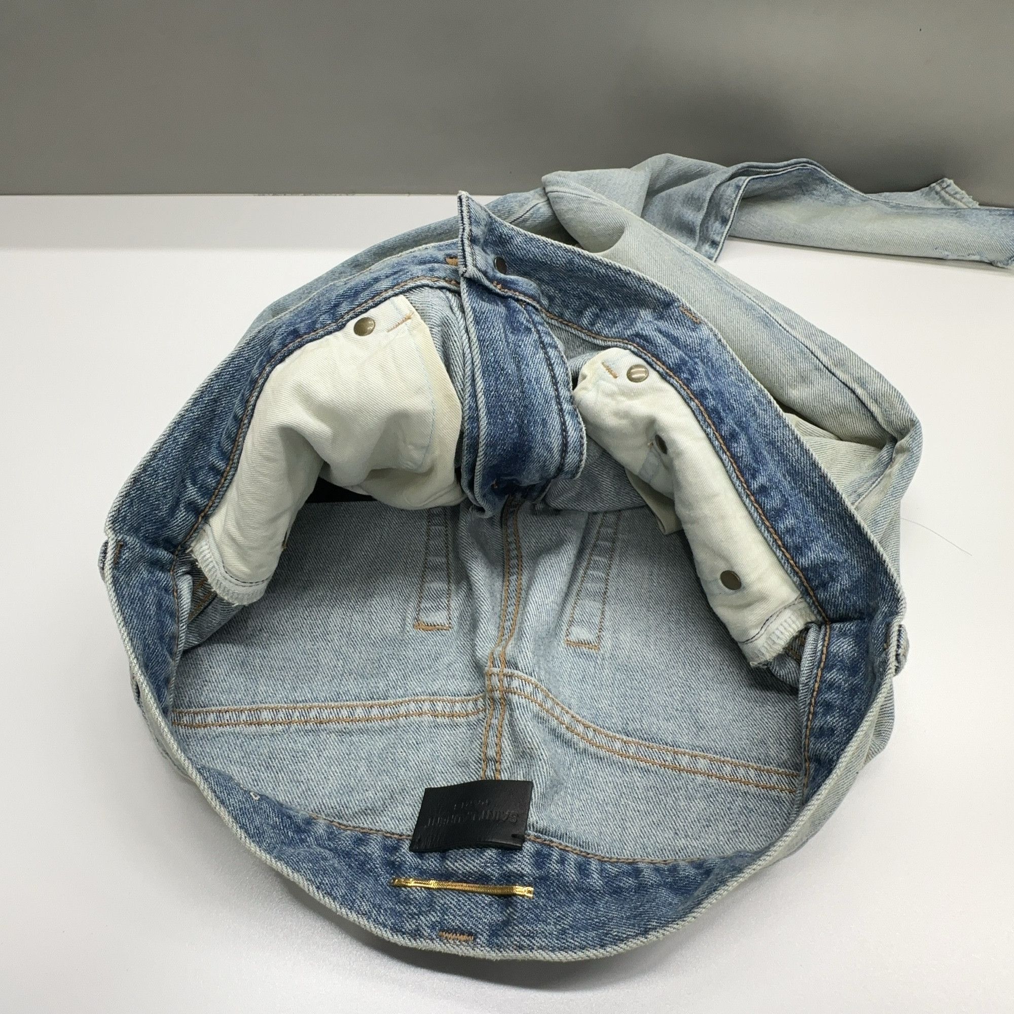 Saint Laurent Paris Saint Laurent Light Wash Denim Jeans Size 30 Size US 30 / EU 46 - 6 Thumbnail