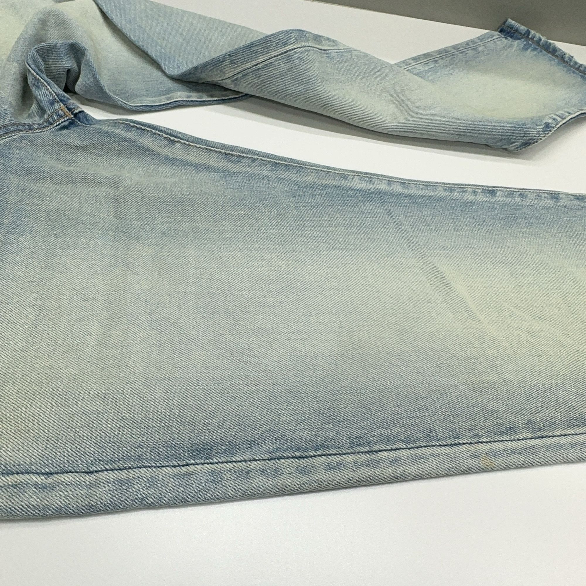 Saint Laurent Paris Saint Laurent Light Wash Denim Jeans Size 30 Size US 30 / EU 46 - 8 Thumbnail
