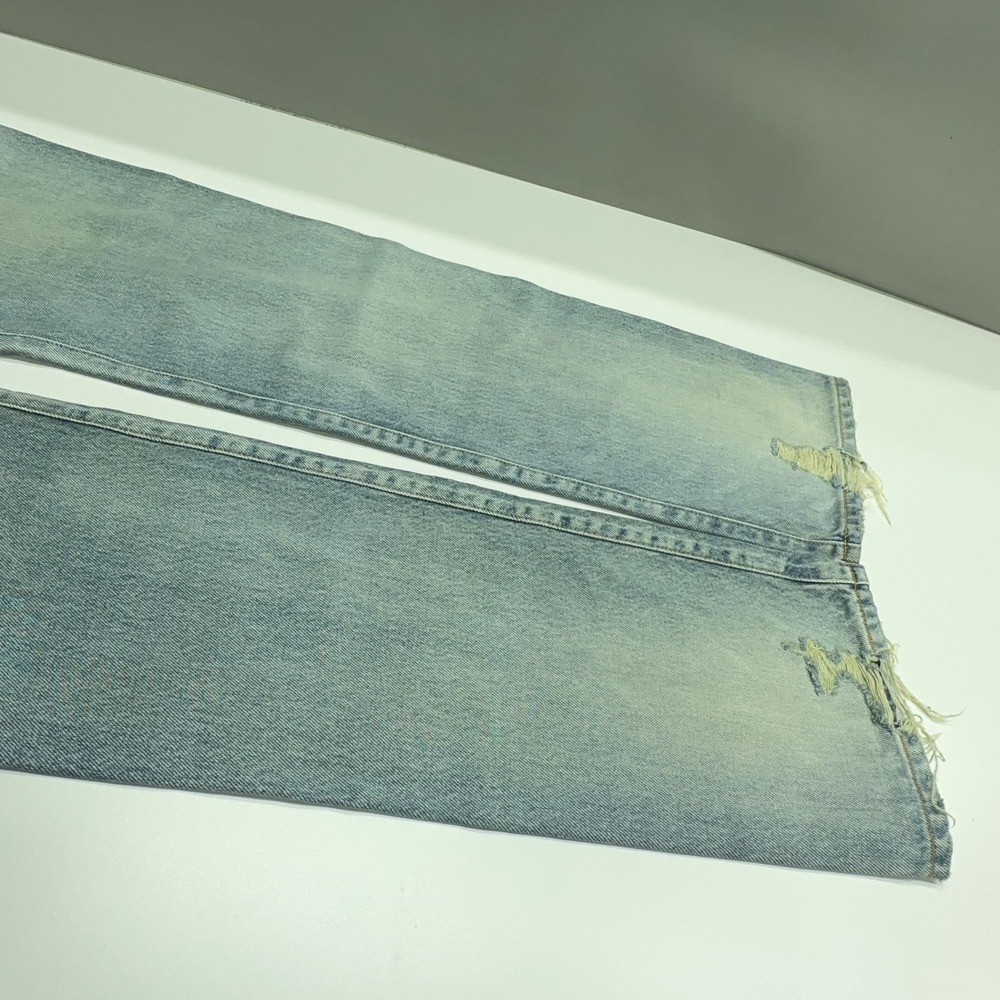 Saint Laurent Paris Saint Laurent Distressed Denim Jeans Size 33 Size US 33 - 14 Thumbnail