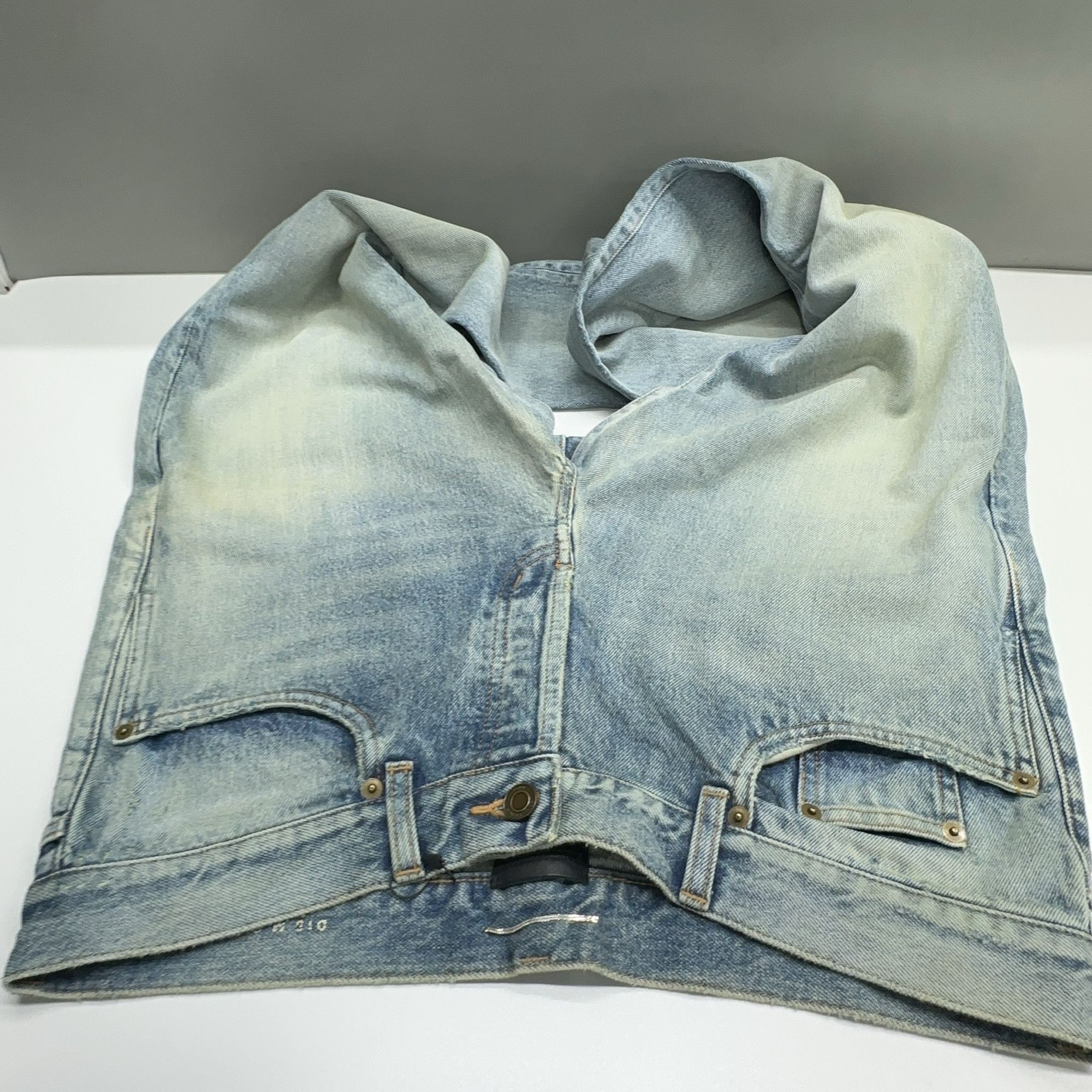 Saint Laurent Paris Saint Laurent Distressed Denim Jeans Size 33 Size US 33 - 7 Thumbnail