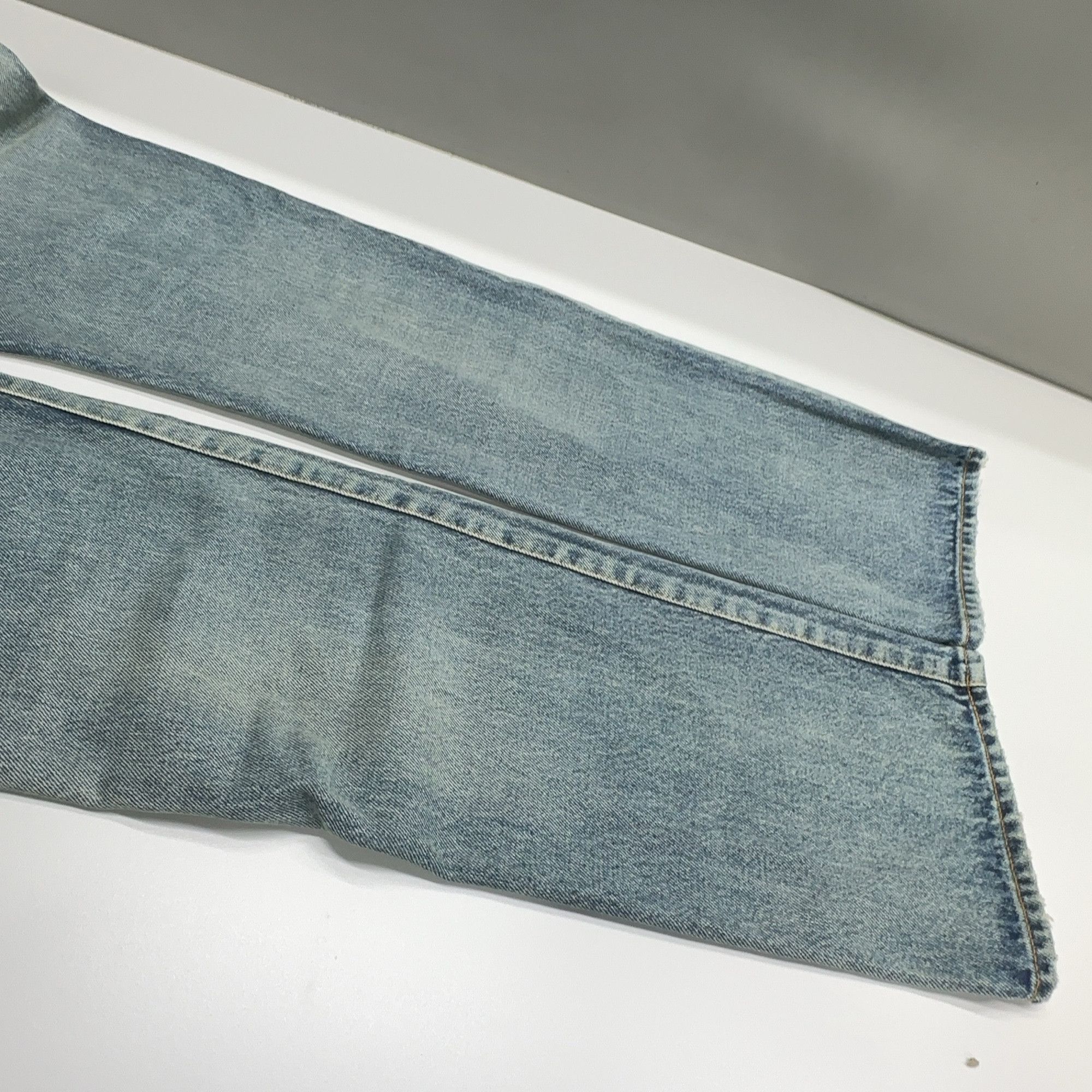 Saint Laurent Paris Saint Laurent Faded Denim Jeans Size 36 Size US 36 / EU 52 - 13 Thumbnail