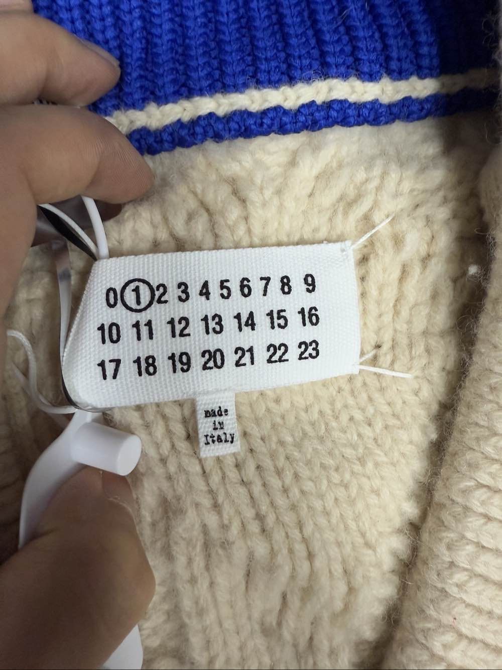 Maison Margiela Maison Margiela Cable Knit V-Neck Sweater Vest XS Size XS / US 0-2 / IT 36-38 - 3 Thumbnail