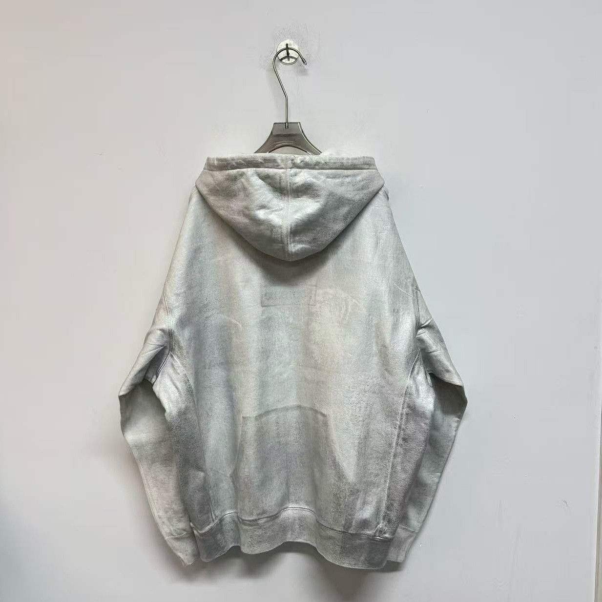 Supreme Supreme x MM6 Maison Margiela Foil Box Logo Hoodie XL Size US XL / EU 56 / 4 - 2 Thumbnail