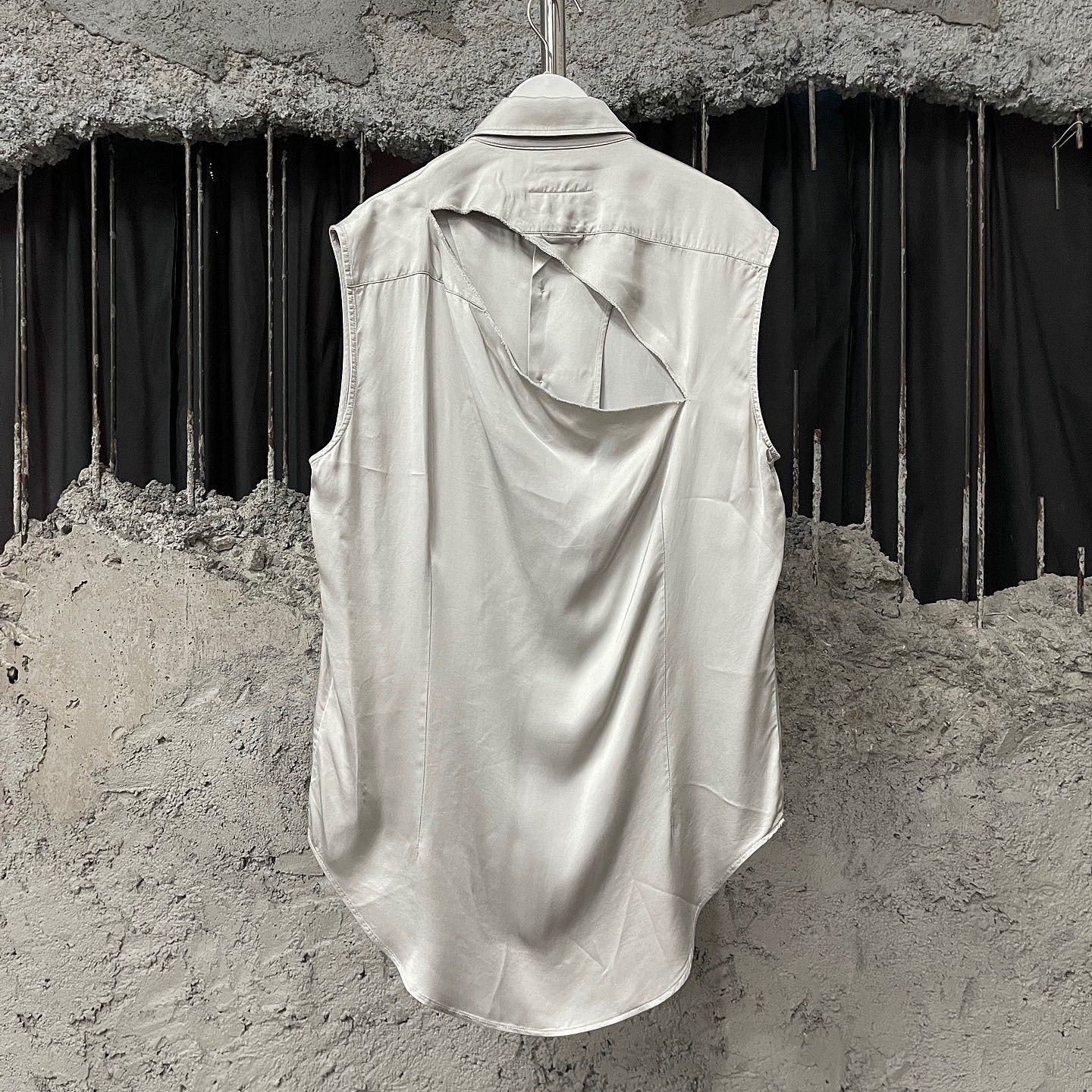 MM6 MM6 Maison Margiela Viscose Sleeveless Shirt Size 36 Size XS / US 0-2 / IT 36-38 - 2 Thumbnail