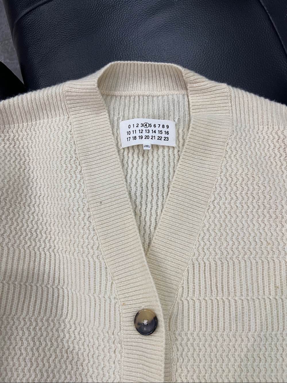 Maison Margiela Maison Margiela White Knit Cardigan Size S Size S / US 4 / IT 40 - 14 Thumbnail