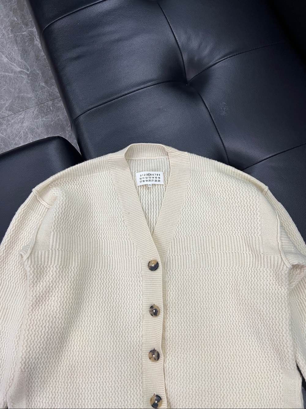 Maison Margiela Maison Margiela White Knit Cardigan Size S Size S / US 4 / IT 40 - 6 Thumbnail
