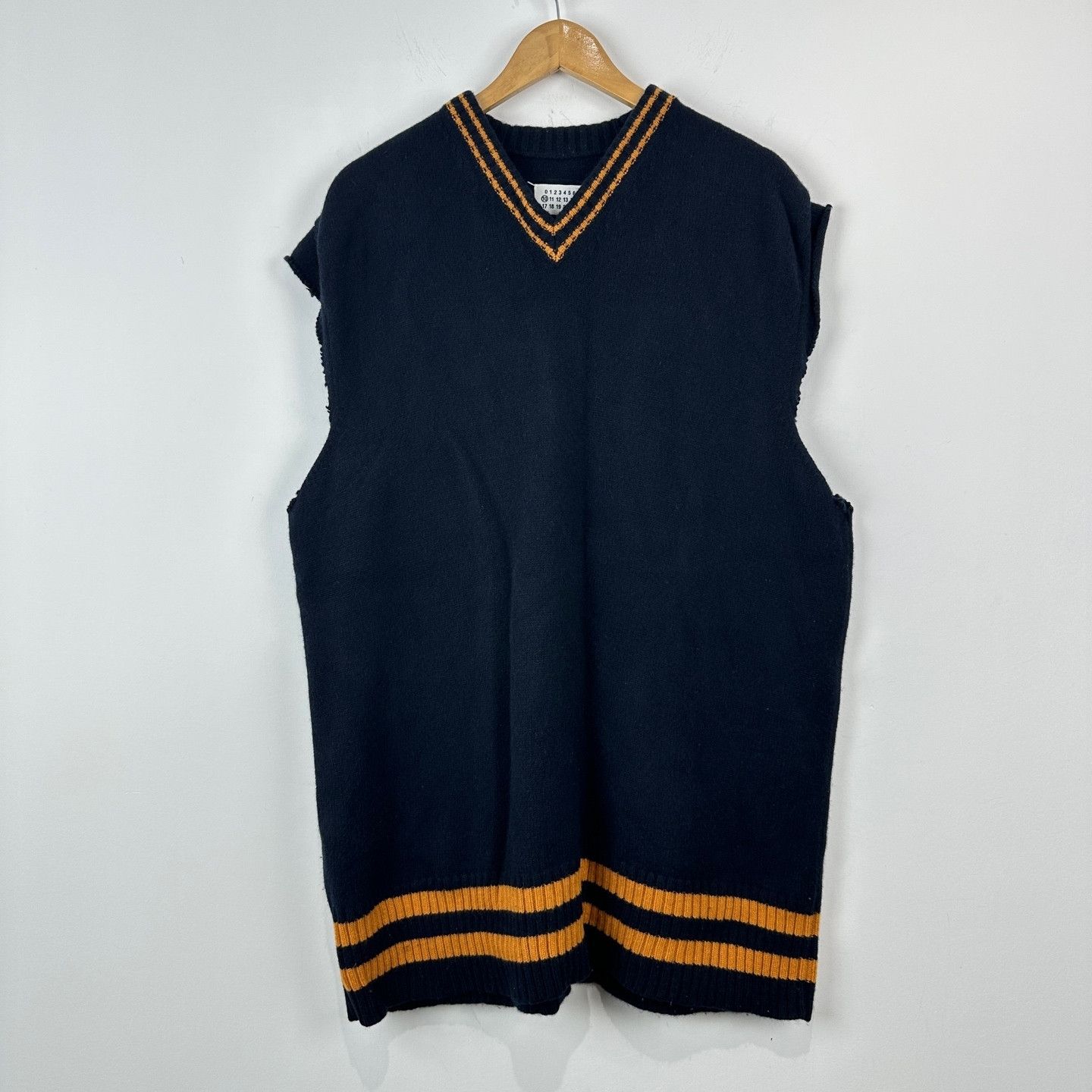 Maison Margiela Maison Margiela V-Neck Striped Sweater Vest Size M Size US M / EU 48-50 / 2 - 6 Thumbnail
