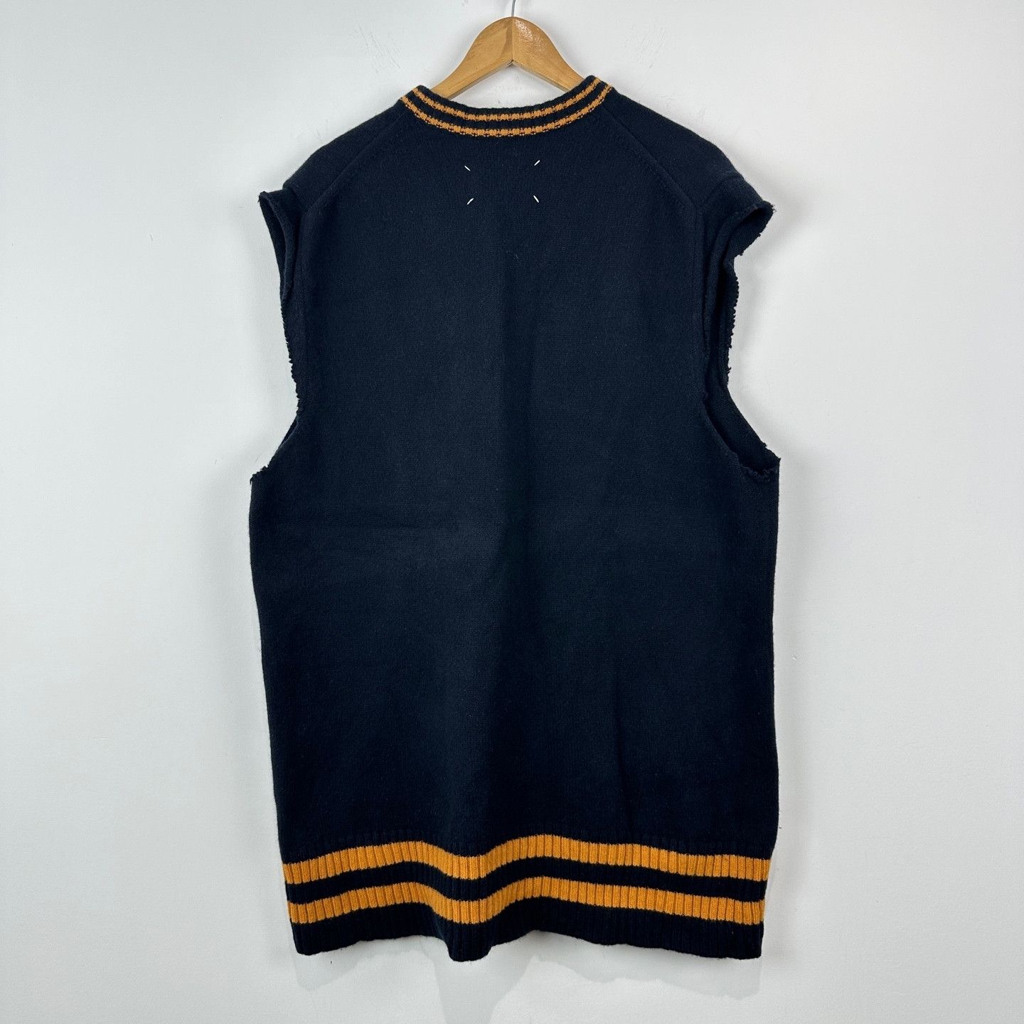 Maison Margiela Maison Margiela V-Neck Striped Sweater Vest Size M Size US M / EU 48-50 / 2 - 2 Thumbnail
