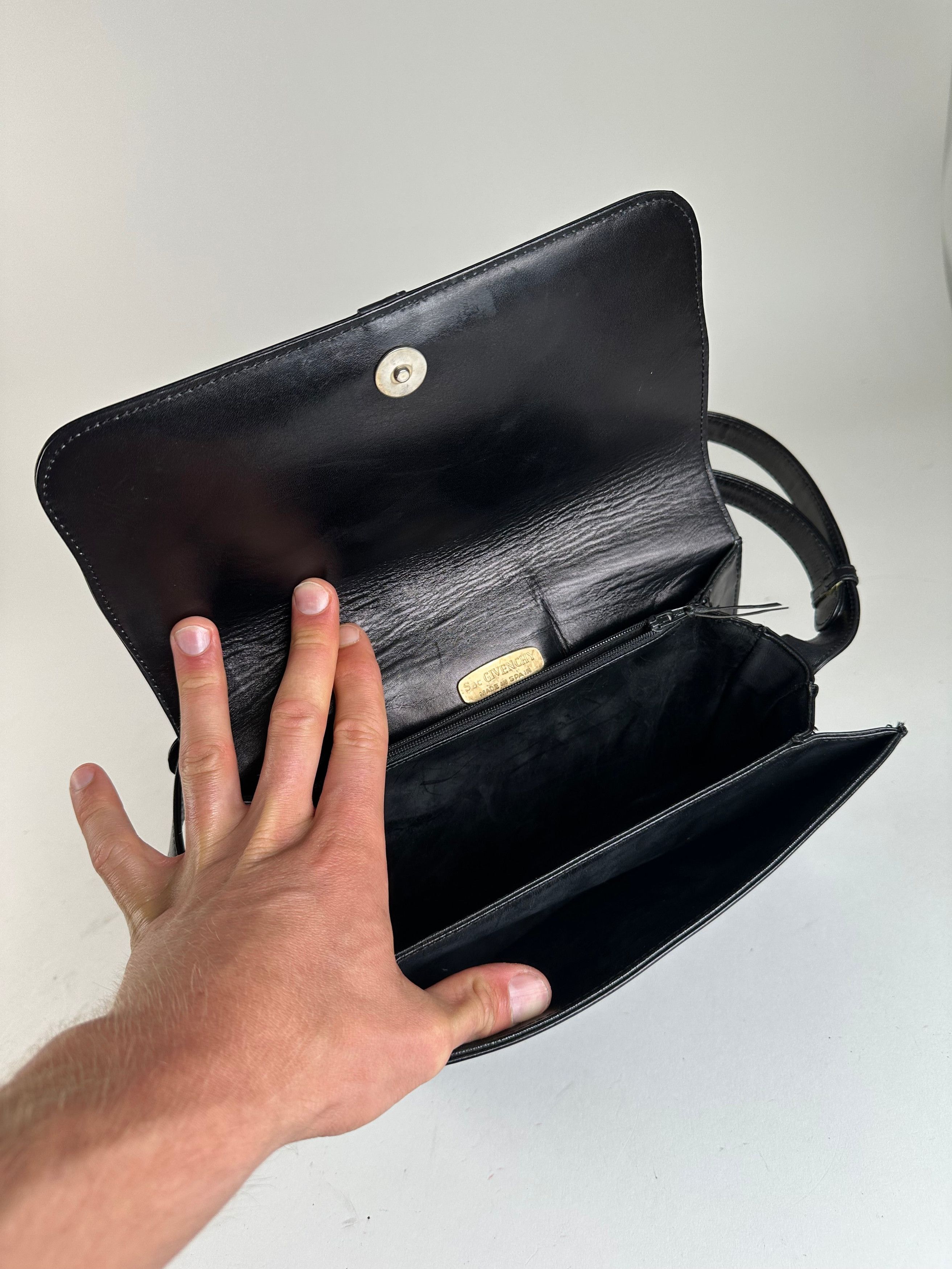 Givenchy Vintage Leather Shoulder Bag Black Gold Size ONE SIZE - 3 Thumbnail