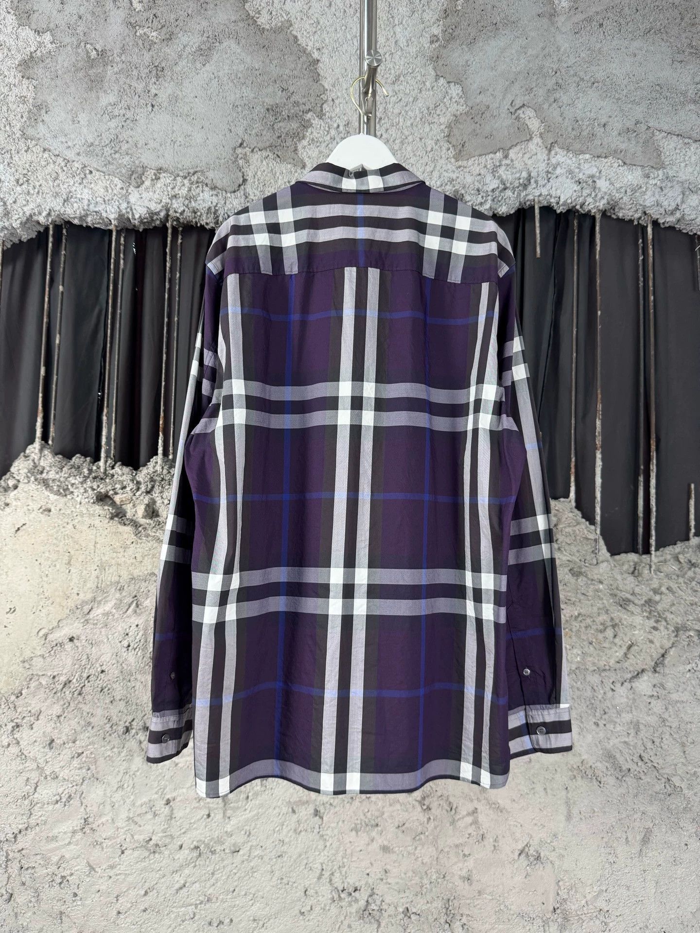 Burberry Stylish Purple Button-Up Shirt in XL Size US XL / EU 56 / 4 - 2 Thumbnail