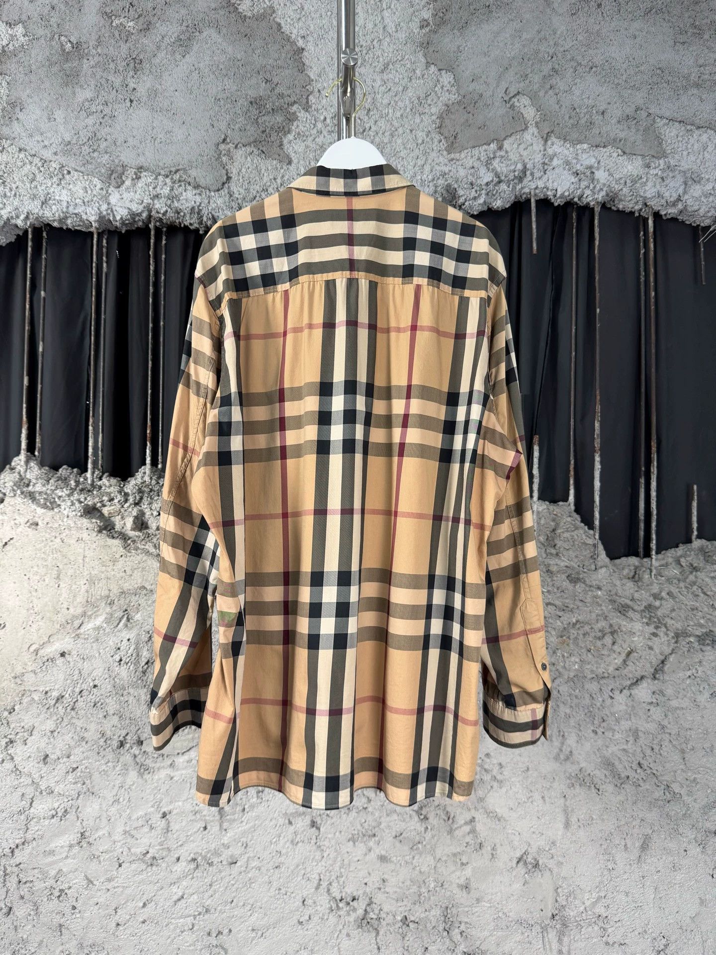 Burberry Stylish Multi Check Button-Up Shirt Size US XL / EU 56 / 4 - 2 Thumbnail